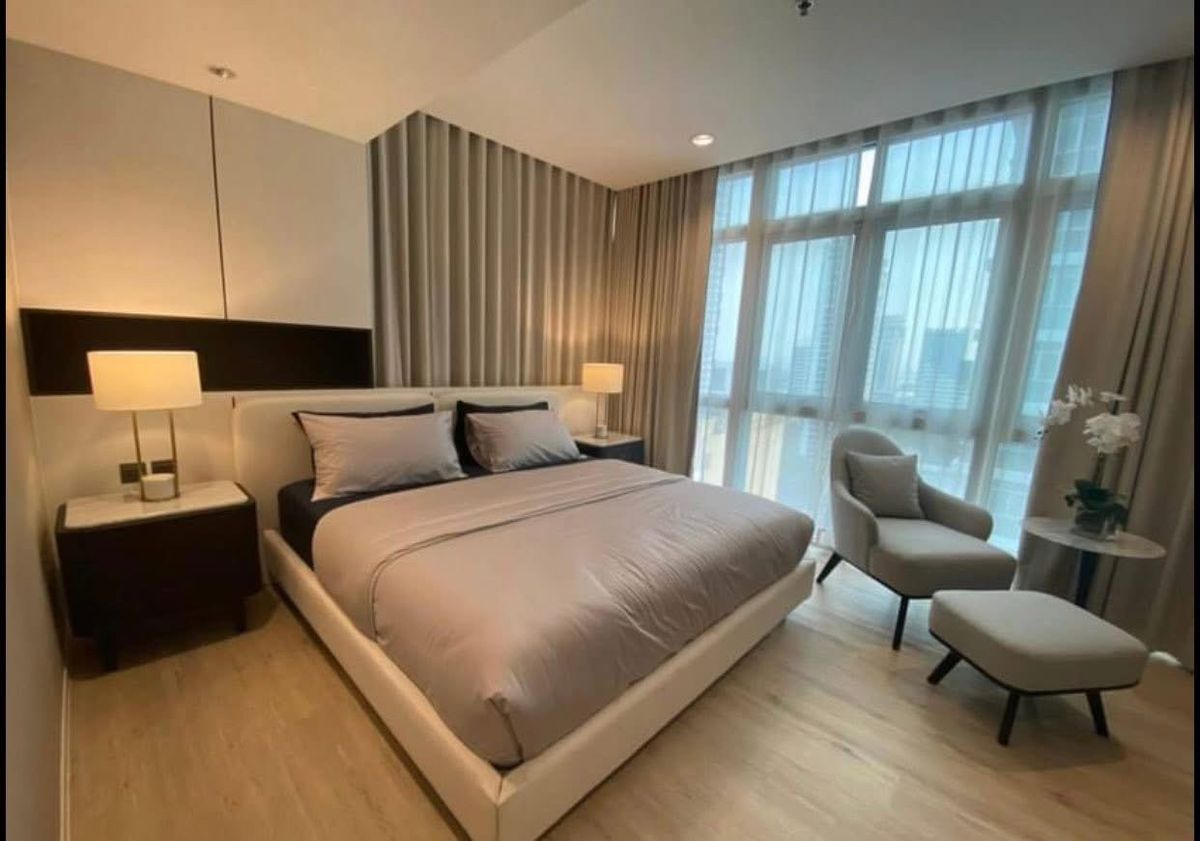For RentCondoSukhumvit, Asoke, Thonglor : LTH13095 - Condo for Rent Condo for rent at Nusasiri Grand Condo Ekkamai Nusasiri Grand Condo Ekkamai Size 137 SQM. 3 Beds 2 Baths Only 90K/Month