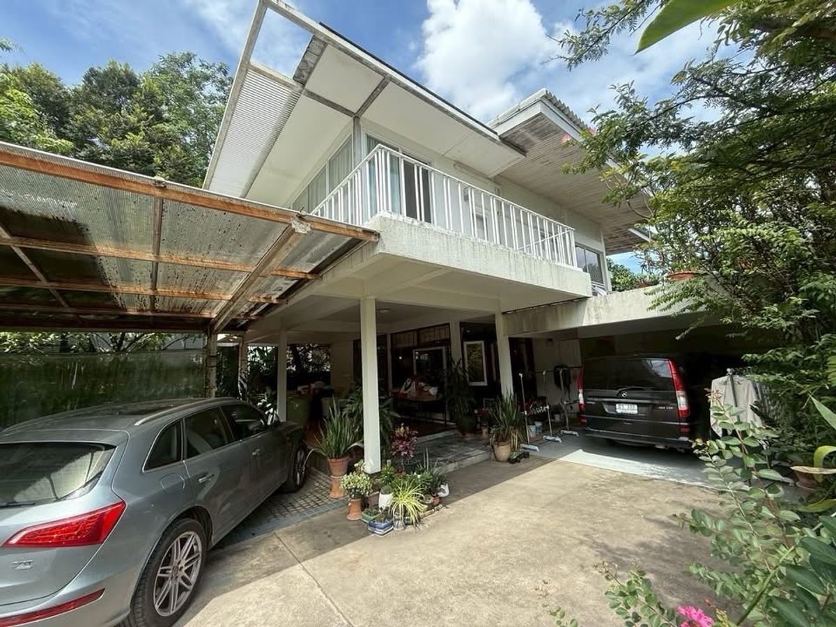 ขายบ้านรามคำแหง หัวหมาก : ขายบ้านพร้อมที่ดิน “ครึ่งไร่” ใกล้เดอะมอลล์ราม  ซอยรามคำแหง 21 
