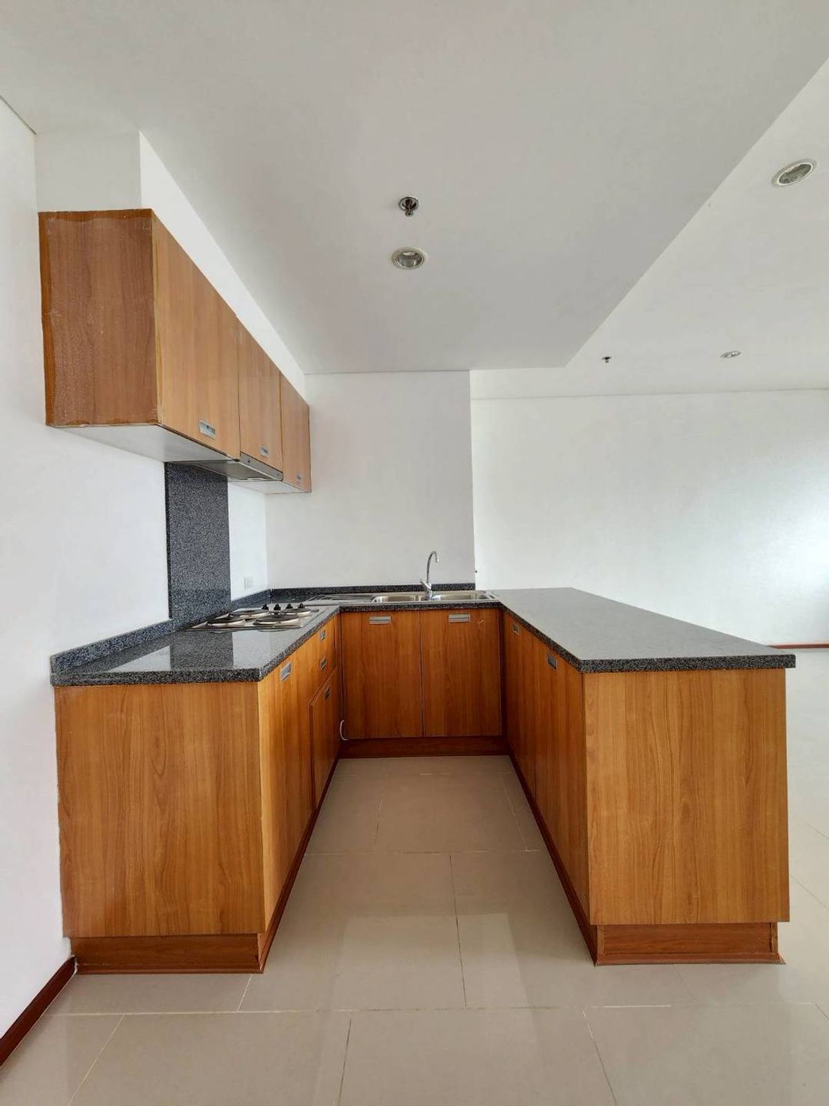 ขายคอนโดวงเวียนใหญ่ เจริญนคร : ขาย!! คอนโด วิลล่า สาทร ใกล้ BTS กรุงธนบุรี ชั้นสูง วิวเมือง