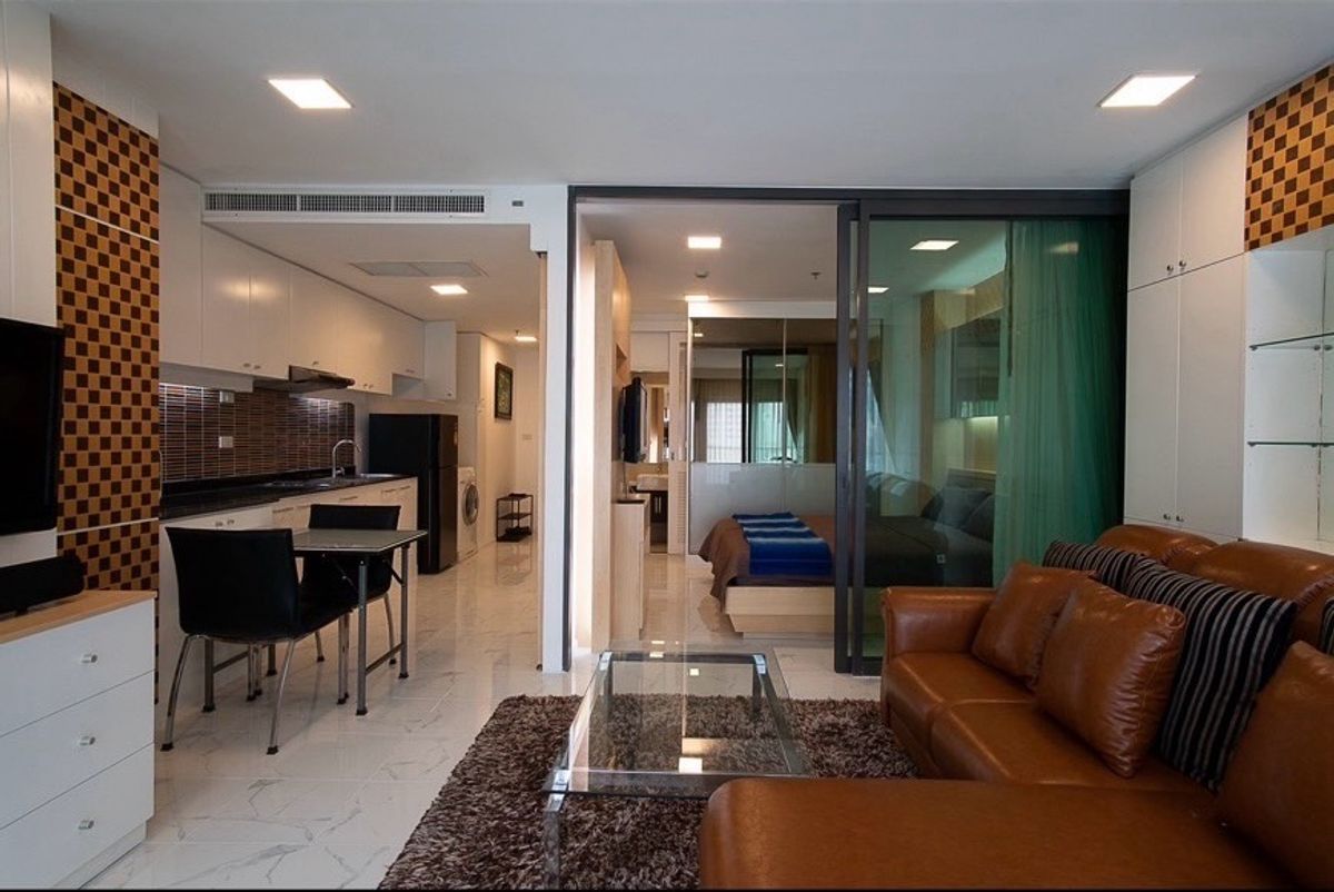 For SaleCondoSukhumvit, Asoke, Thonglor : ✨ Urgent sale 📍 Noble Remix Building A connecting BTS Thonglor directly ✨