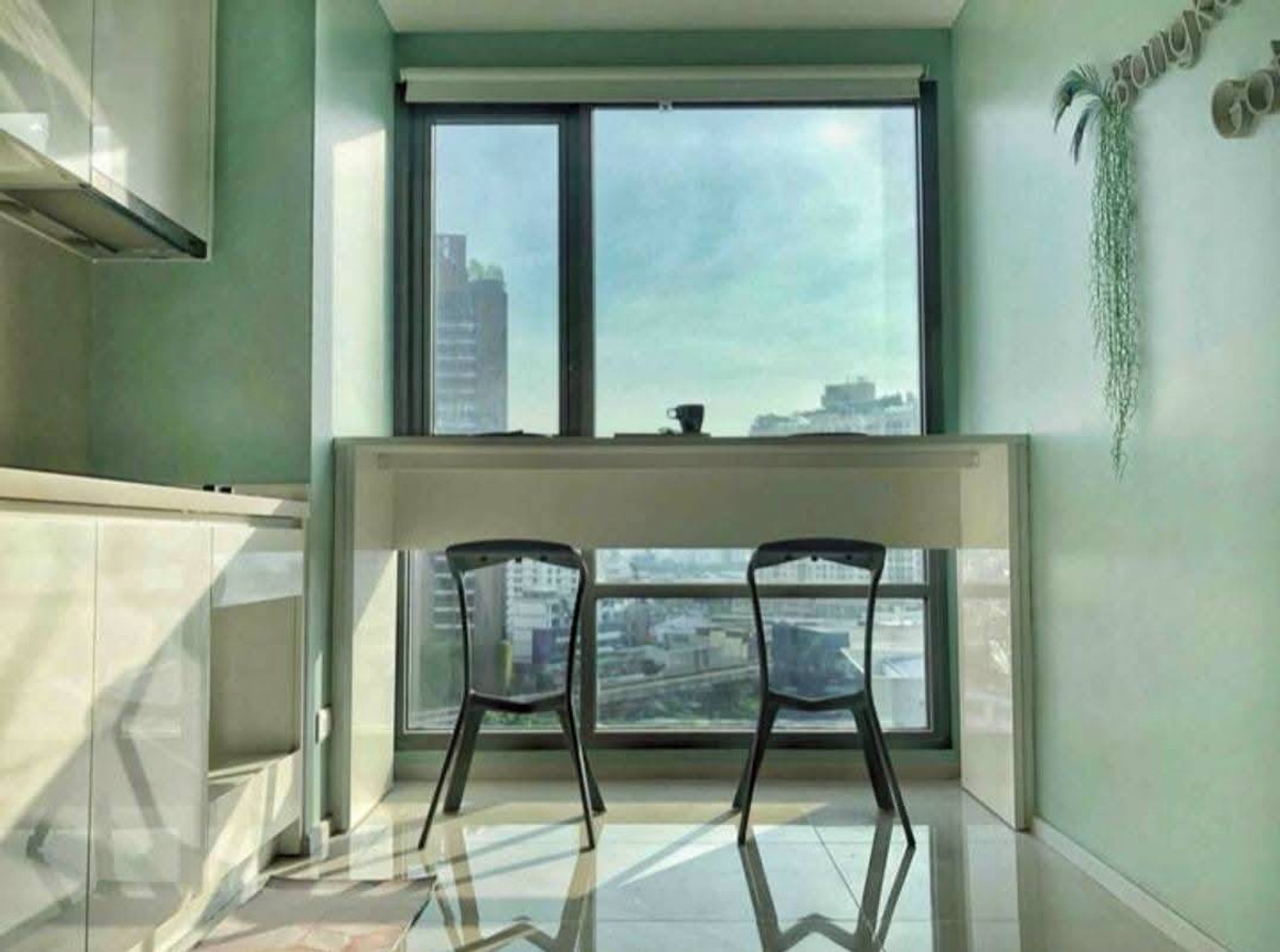 For RentCondoSukhumvit, Asoke, Thonglor : ✨ GT16280 | Condo Rhythm sukhumvit 42, convenient travel, near BTS, there is a shuttle, beautiful room, fully furnished. Ready to move in immediately