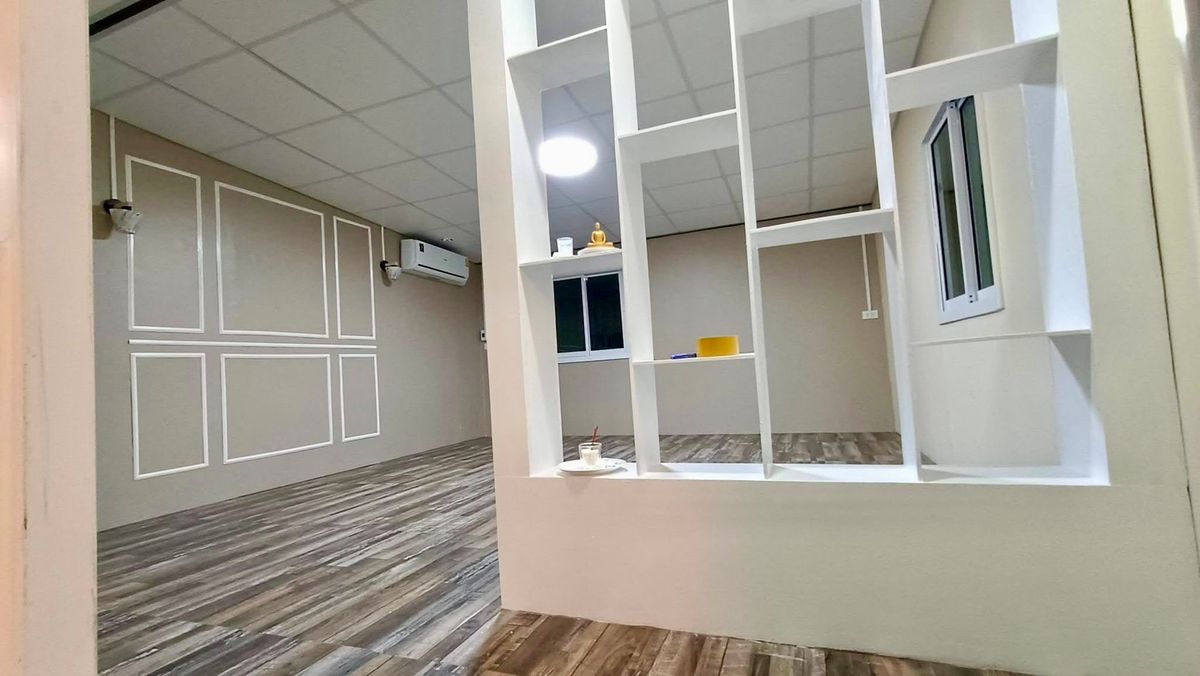 ขายบ้านรามคำแหง หัวหมาก : ขายบ้านเดี่ยว รีโนเวทใหม่ทั้งหลัง หมู่บ้านกิตตินิเวศน์ ซอยรามคำแหง 68 บ้านขนาดใหญ่ ทำเลดี พื้นที่ใช้สอยกว้าง เหมาะสำหรับอยู่อาศัยหรือทำโฮมออฟฟิศ