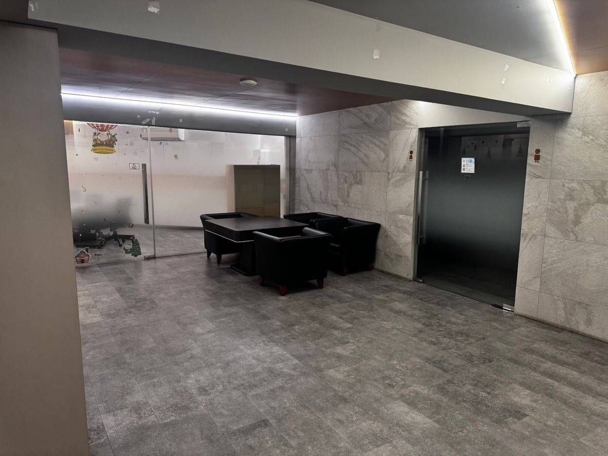 For RentOfficeRama9, Petchburi, RCA : Office and residence in the same place! Reflect your success and leadership. Sell/rent Stand-Alone Office Building 5 layers.