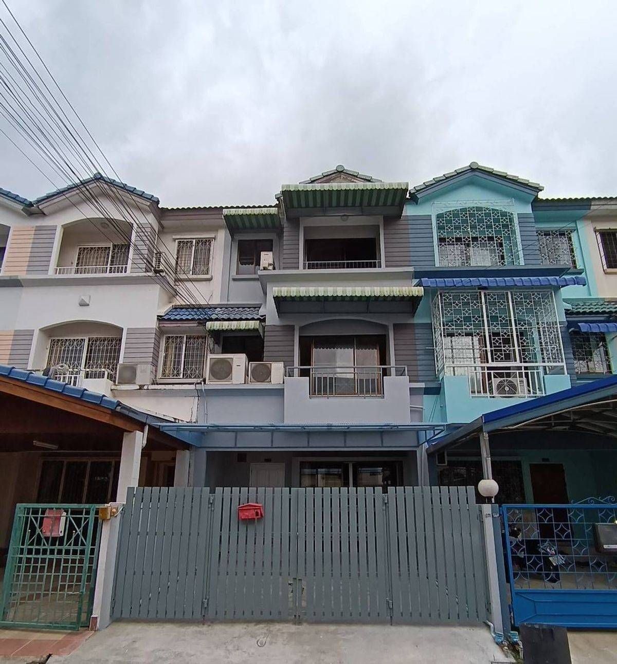 For RentTownhomeRamkhamhaeng, Hua Mak : Rent a townhome zone, Rama 9, near The Nine Center, Rama 9, only 3 minutes.