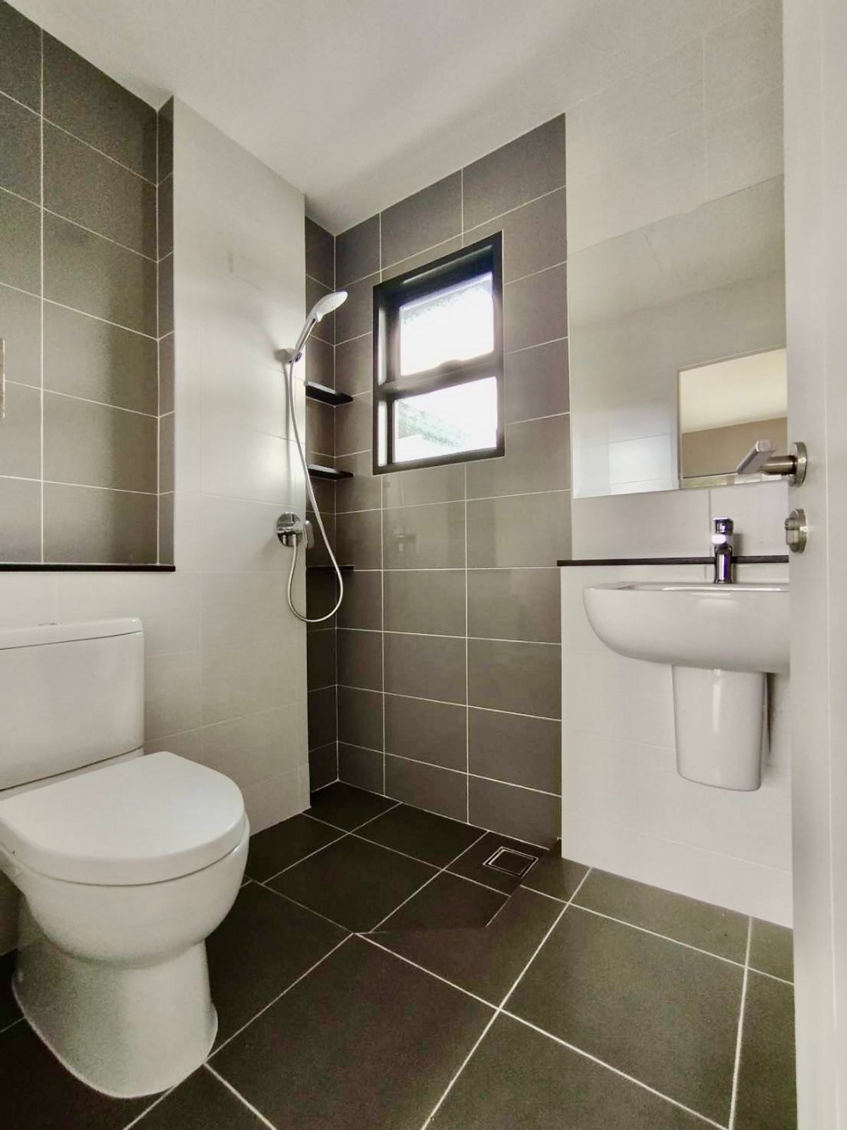 For SaleHouseSeri Thai, Ramkhamhaeng Nida : For Sale: 2-Storey Detached House – Bangkok Boulevard Ramintra–Serithai A blank home in excellent condition, ready for you to design and decorate to your own style