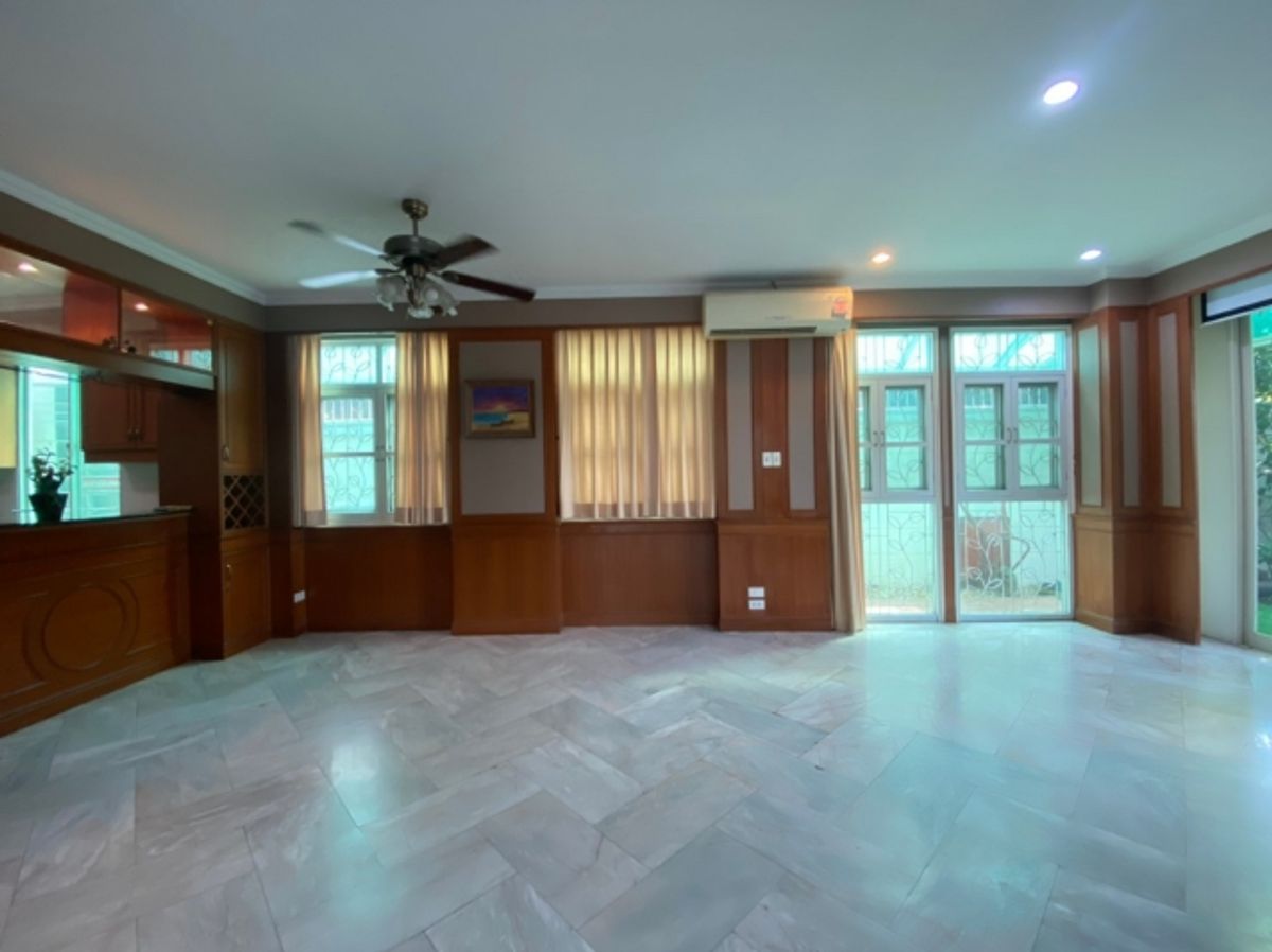 ให้เช่าบ้านลาดพร้าว เซ็นทรัลลาดพร้าว : ให้เช่า ด่วน! บ้านเดี่ยว 2 ชั้น หมู่บ้านลาดพร้าว 2 ถนน ประดิษฐ์มนูธรรม เลียบด่วนเอกมัย รามอินทรา ซอยโยธินพัฒนา 102 ตร.วา 320 ตรม. 3 ห้องนอน 3 ห้องน้ำ หลัง Chic Republic