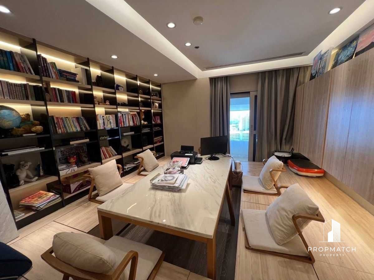 ขายคอนโดสุขุมวิท อโศก ทองหล่อ : Spacious 4-Bed Luxury Residence – 371 sqm of premium living space Only 50 MB Tel.0984628898