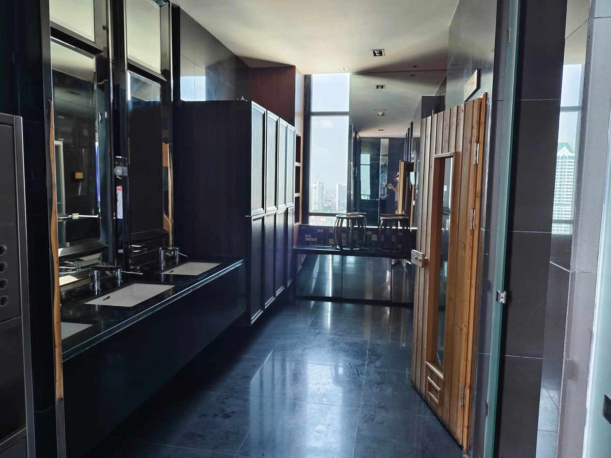 For RentCondoSathorn, Narathiwat : ✨ Special opportunity !! The Address Sathorn, the room is ready, the price is worth the CBD. There is not often. 💯