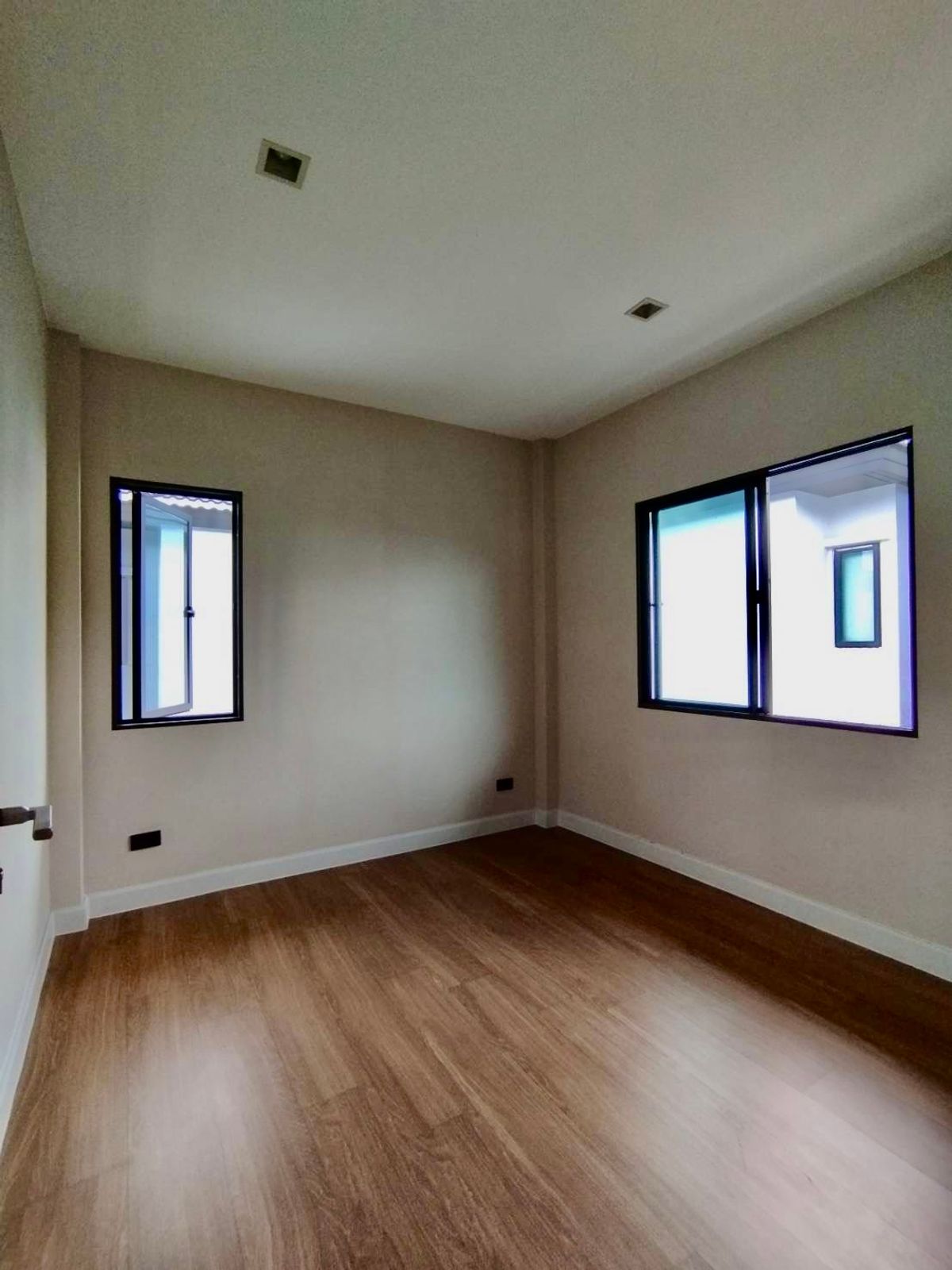 For SaleHouseSeri Thai, Ramkhamhaeng Nida : For Sale: 2-Storey Detached House – Bangkok Boulevard Ramintra–Serithai A blank home in excellent condition, ready for you to design and decorate to your own style