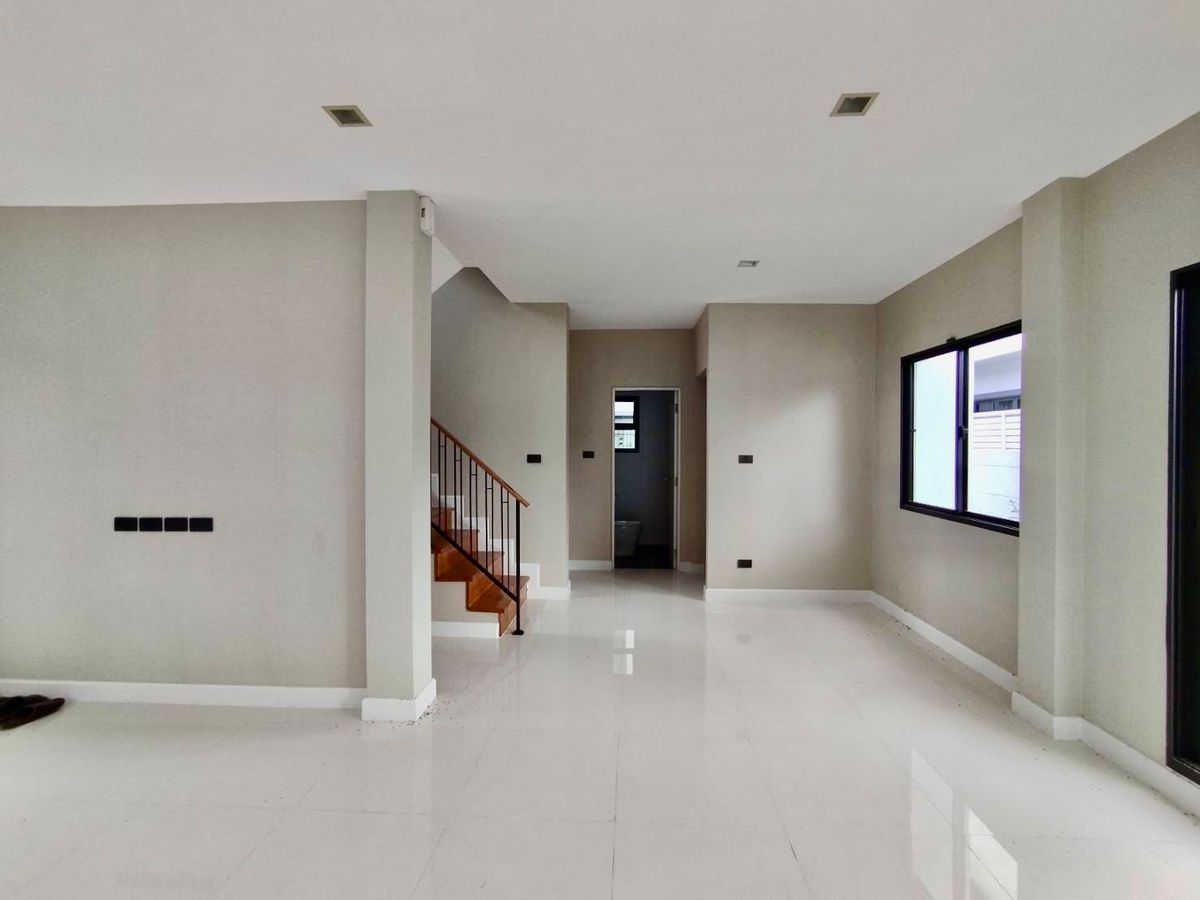 For SaleHouseSeri Thai, Ramkhamhaeng Nida : For Sale: 2-Storey Detached House – Bangkok Boulevard Ramintra–Serithai A blank home in excellent condition, ready for you to design and decorate to your own style
