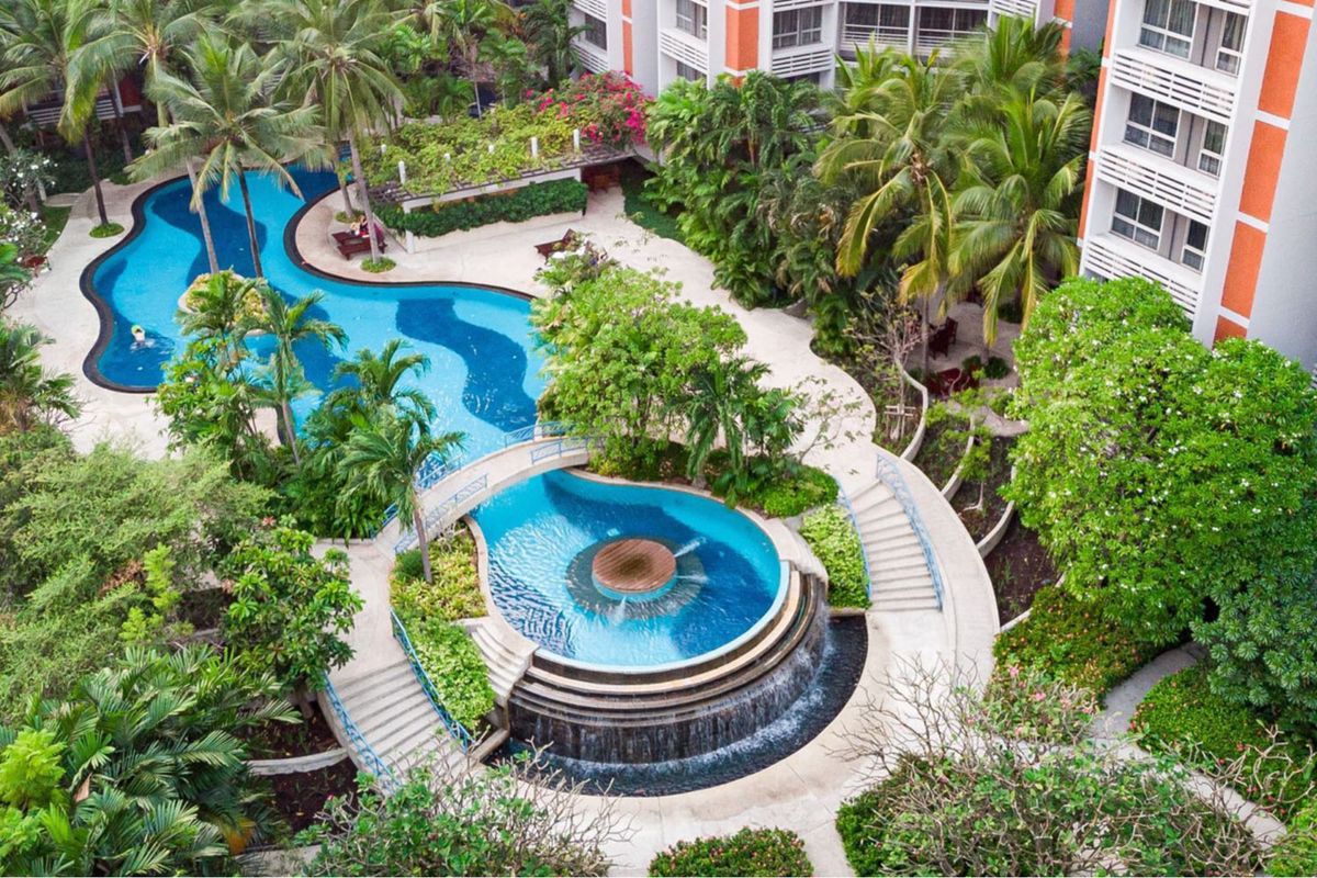 For SaleCondoSathorn, Narathiwat : Best price! condo for sale, corner room in the center of Sathorn, near BTS MRT and office building