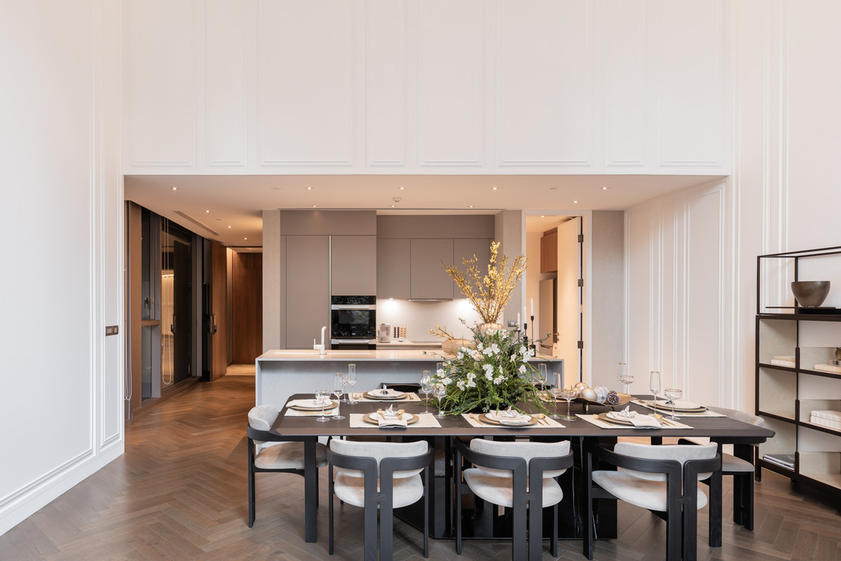 For SaleCondoSilom, Saladaeng, Bangrak : Prestigious Address-Part of Dusit Central Park Mixed-USE Landmark Tel.0984628898