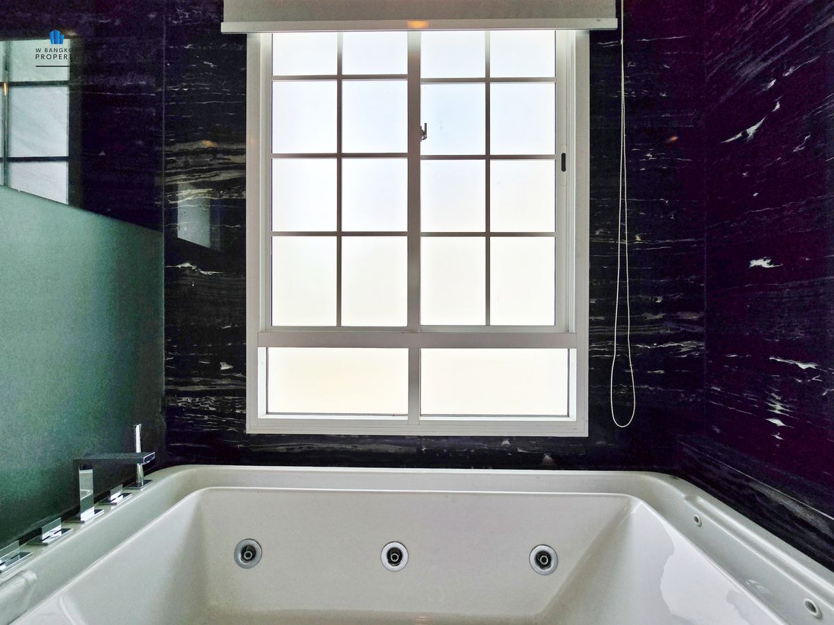 ขายบ้านบางนา แบริ่ง ลาซาล : *โปรแรง* ขายบ้านเดี่ยวระดับ Super Luxury นาราสิริ บางนา เนื้อที่ใหญ่ 4 ห้องนอน 5 ห้องน้ำ 8 ที่จอดรถ 397 ตรม. บนที่ดิน 137 ตรว.