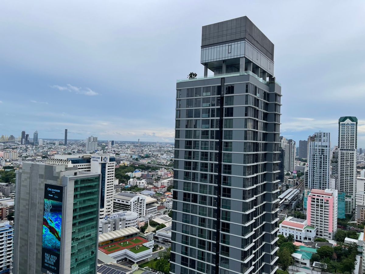 ให้เช่าคอนโดสีลม ศาลาแดง บางรัก : เช่า ห้องคอนโด สีลม สวีท (สาทร 12)