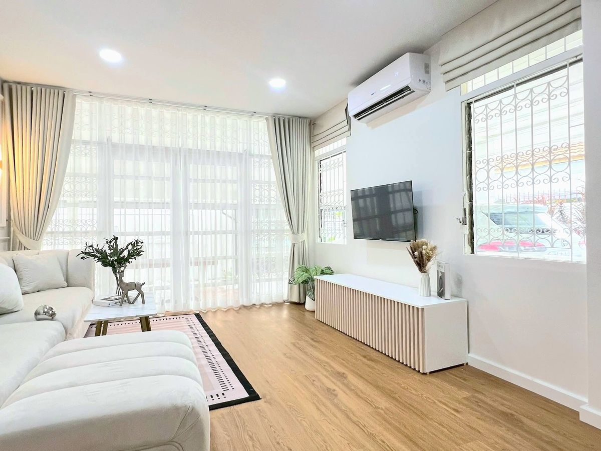 ให้เช่าบ้านรัชดา ห้วยขวาง : HK0571♛ให้เช่า บ้านเดี่ยว 4 ห้องนอน⚝รัชดา-ห้วยขวาง♜MRTห้วยขวาง∞099-5919653,065-9423251▚Line@sureresidence