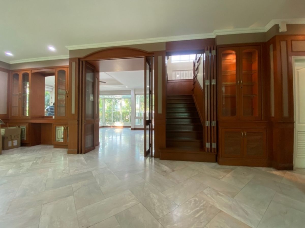 ให้เช่าบ้านลาดพร้าว เซ็นทรัลลาดพร้าว : ให้เช่า ด่วน! บ้านเดี่ยว 2 ชั้น หมู่บ้านลาดพร้าว 2 ถนน ประดิษฐ์มนูธรรม เลียบด่วนเอกมัย รามอินทรา ซอยโยธินพัฒนา 102 ตร.วา 320 ตรม. 3 ห้องนอน 3 ห้องน้ำ หลัง Chic Republic