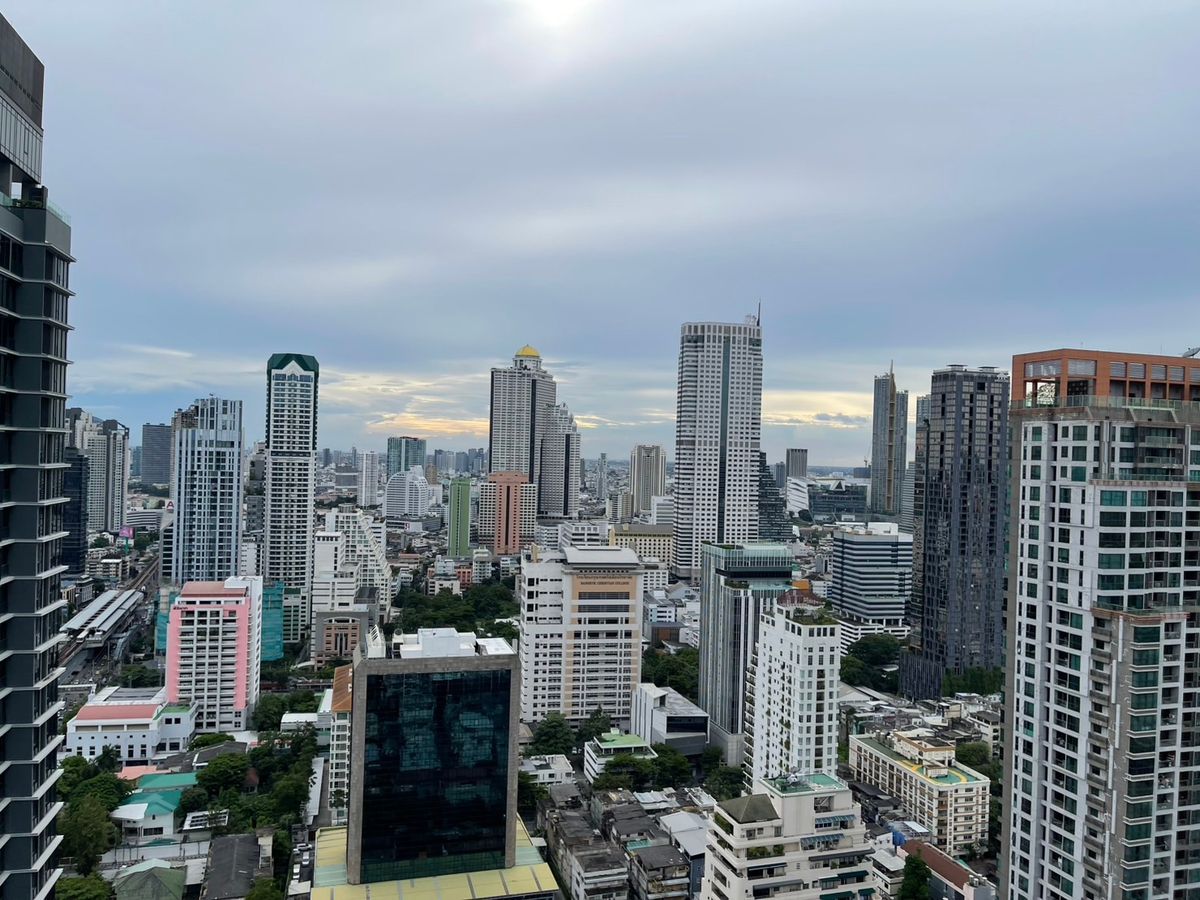 ให้เช่าคอนโดสีลม ศาลาแดง บางรัก : เช่า ห้องคอนโด สีลม สวีท (สาทร 12)