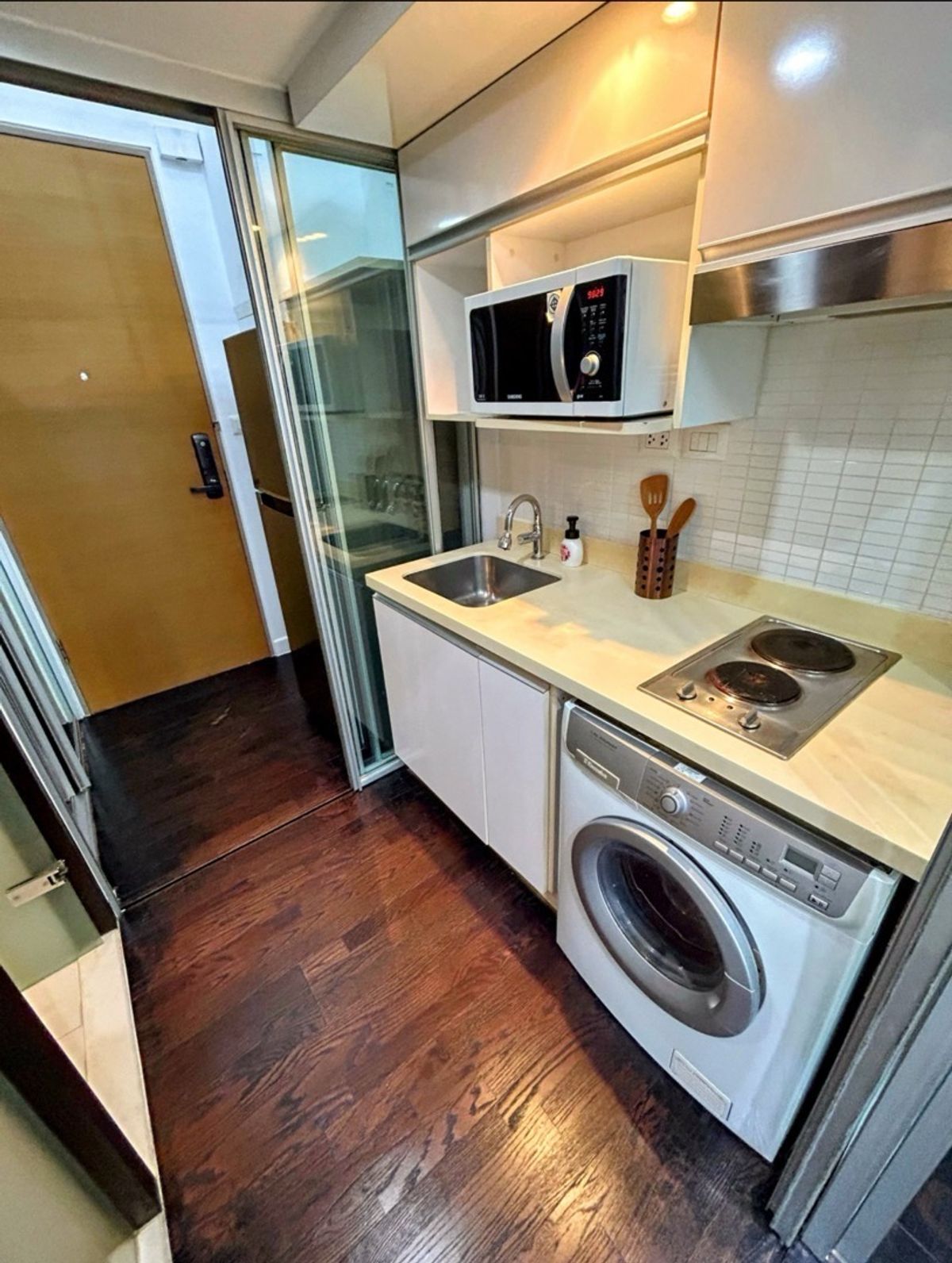For SaleCondoSukhumvit, Asoke, Thonglor : 📢👇Available 11 January 2026, Yield 6.5%, pet friendly Duplex unit with a great unblocked view, fully furnished, nice decoration. 