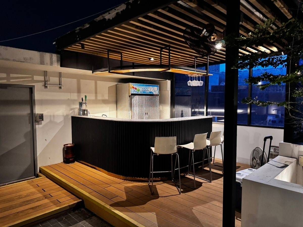 For RentOfficeRama9, Petchburi, RCA : Office and residence in the same place! Reflect your success and leadership. Sell/rent Stand-Alone Office Building 5 layers.