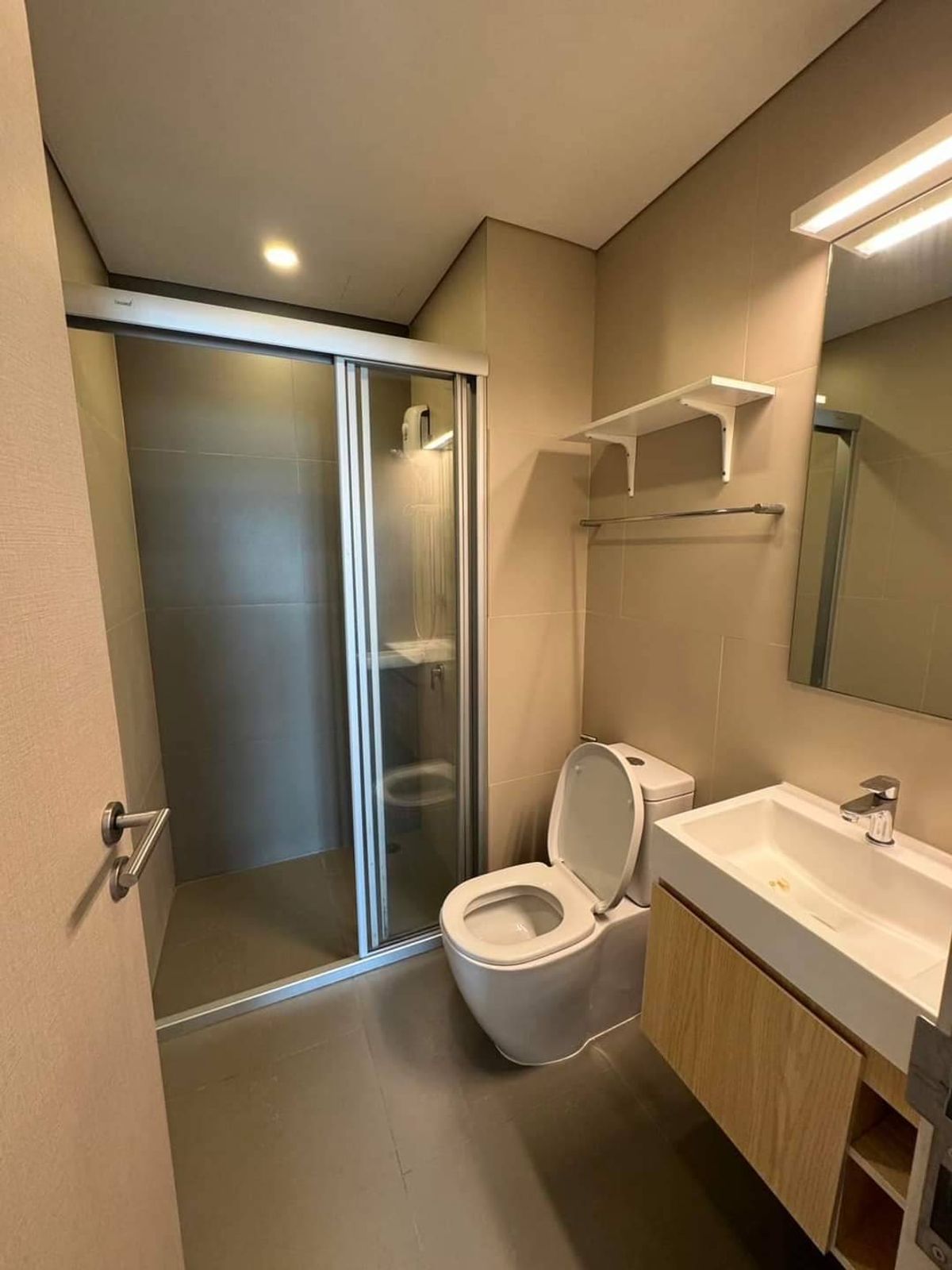 ให้เช่าคอนโดพระราม 9 เพชรบุรีตัดใหม่ RCA : 💥 ST-3017💥ว่าง ให้ เช่า ลุมพินี สวีท เพชรบุรี - มักกะสัน  👉แอดไลน์ @seecondo 