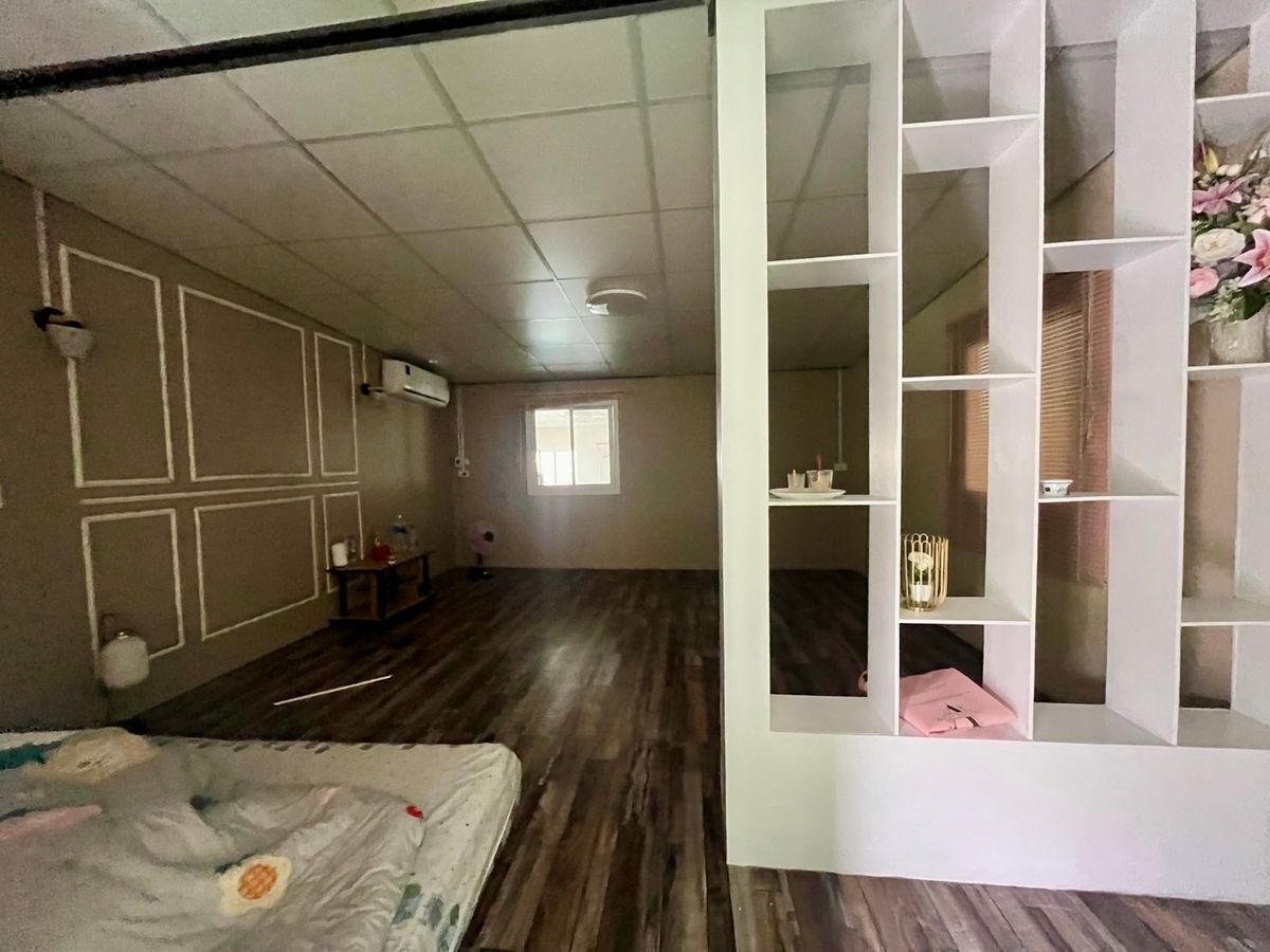 ขายบ้านรามคำแหง หัวหมาก : ขายบ้านเดี่ยว รีโนเวทใหม่ทั้งหลัง หมู่บ้านกิตตินิเวศน์ ซอยรามคำแหง 68 บ้านขนาดใหญ่ ทำเลดี พื้นที่ใช้สอยกว้าง เหมาะสำหรับอยู่อาศัยหรือทำโฮมออฟฟิศ