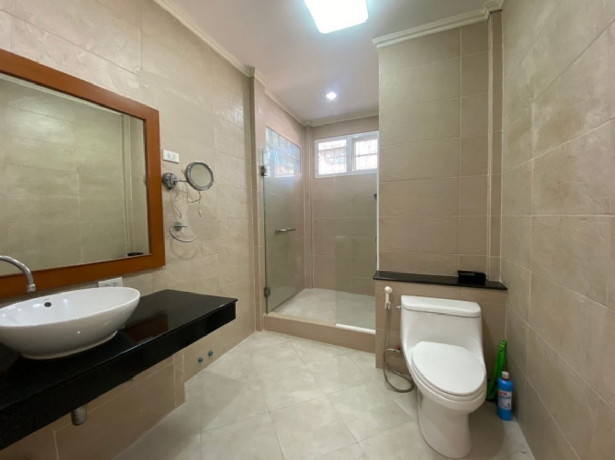 ให้เช่าบ้านลาดพร้าว เซ็นทรัลลาดพร้าว : ให้เช่า ด่วน! บ้านเดี่ยว 2 ชั้น หมู่บ้านลาดพร้าว 2 ถนน ประดิษฐ์มนูธรรม เลียบด่วนเอกมัย รามอินทรา ซอยโยธินพัฒนา 102 ตร.วา 320 ตรม. 3 ห้องนอน 3 ห้องน้ำ หลัง Chic Republic