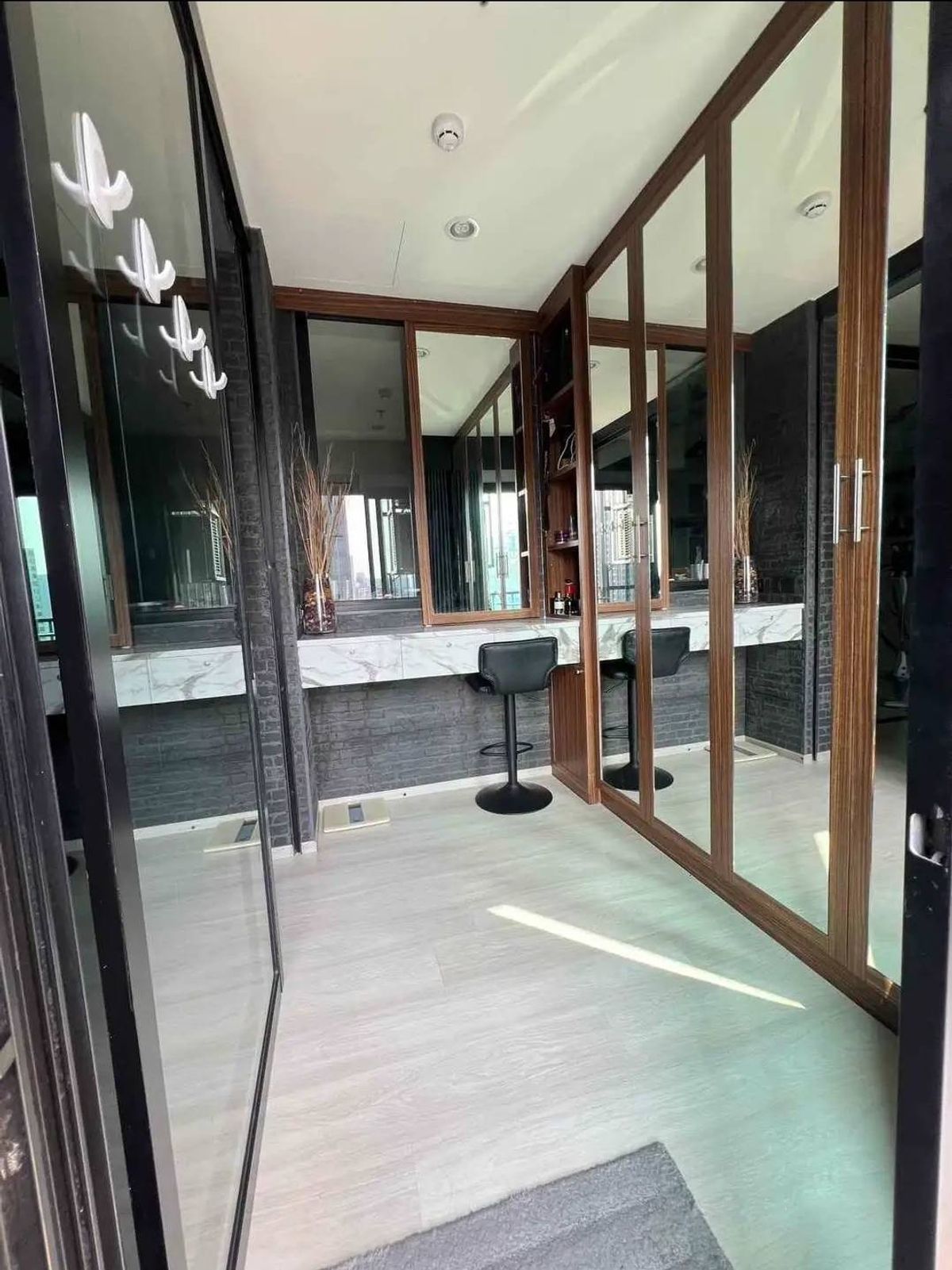 ให้เช่าคอนโดพระราม 9 เพชรบุรีตัดใหม่ RCA : 💥ST-8621💥ว่าง ให้ เช่า  ไลฟ์ อโศก 👉แอดไลน์ @seecondo 