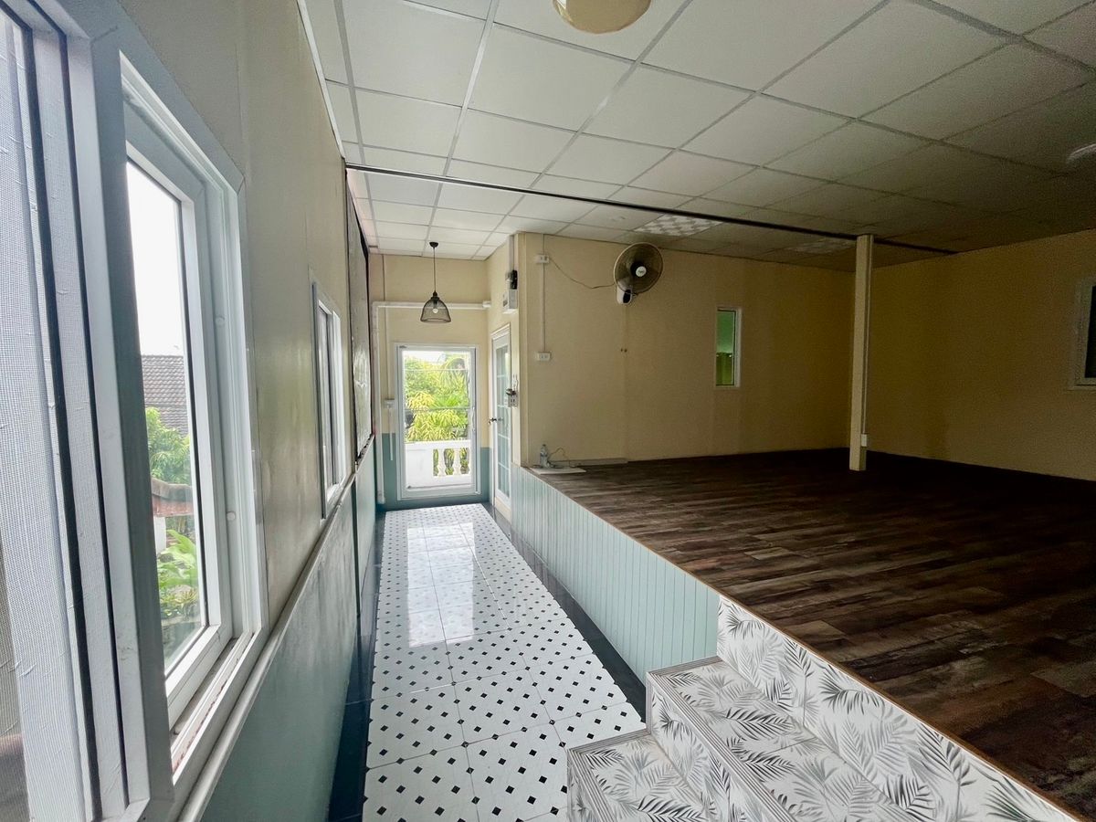 ขายบ้านรามคำแหง หัวหมาก : ขายบ้านเดี่ยว รีโนเวทใหม่ทั้งหลัง หมู่บ้านกิตตินิเวศน์ ซอยรามคำแหง 68 บ้านขนาดใหญ่ ทำเลดี พื้นที่ใช้สอยกว้าง เหมาะสำหรับอยู่อาศัยหรือทำโฮมออฟฟิศ