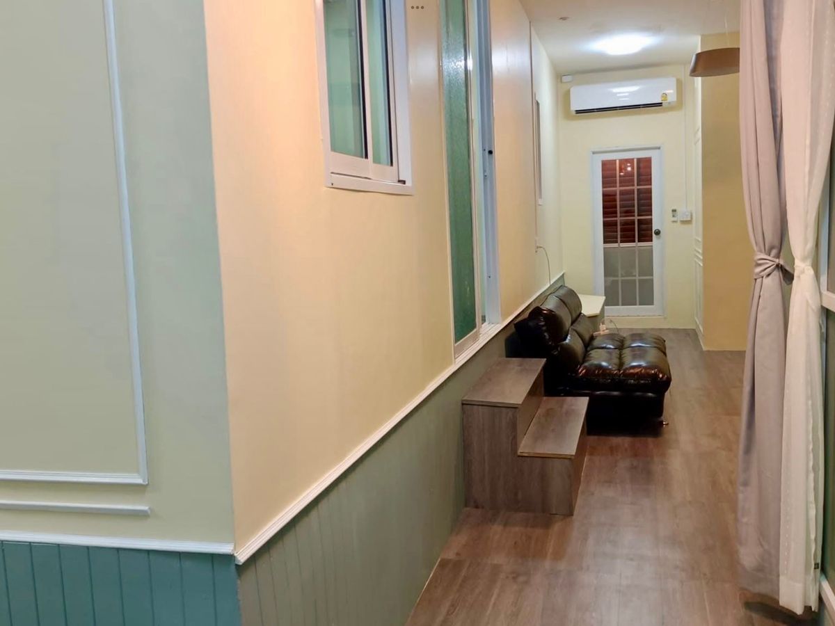 ขายบ้านรามคำแหง หัวหมาก : ขายบ้านเดี่ยว รีโนเวทใหม่ทั้งหลัง หมู่บ้านกิตตินิเวศน์ ซอยรามคำแหง 68 บ้านขนาดใหญ่ ทำเลดี พื้นที่ใช้สอยกว้าง เหมาะสำหรับอยู่อาศัยหรือทำโฮมออฟฟิศ