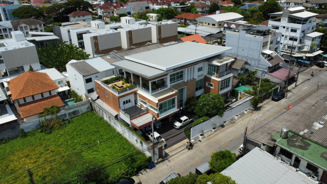 For SaleHouseLadprao101, Happy Land, The Mall Bang Kapi : Detached 3-story house for sale, 200 sq.wah, Soi Nak Niwat 37, near Central Eastville