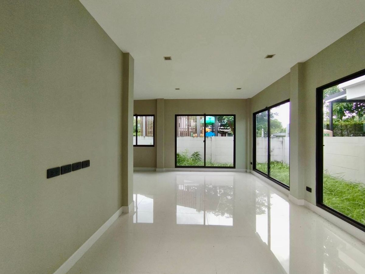 For SaleHouseSeri Thai, Ramkhamhaeng Nida : For Sale: 2-Storey Detached House – Bangkok Boulevard Ramintra–Serithai A blank home in excellent condition, ready for you to design and decorate to your own style