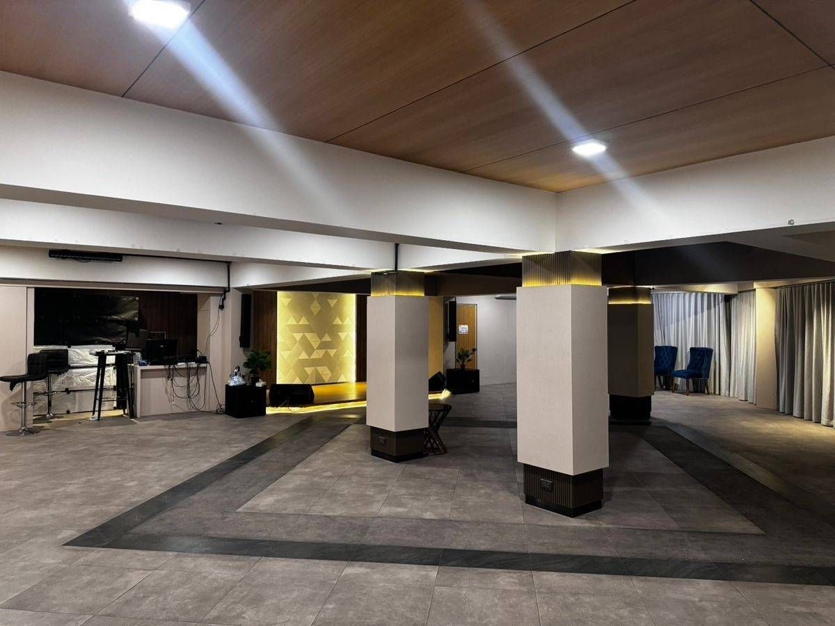 For RentOfficeRama9, Petchburi, RCA : Office and residence in the same place! Reflect your success and leadership. Sell/rent Stand-Alone Office Building 5 layers.