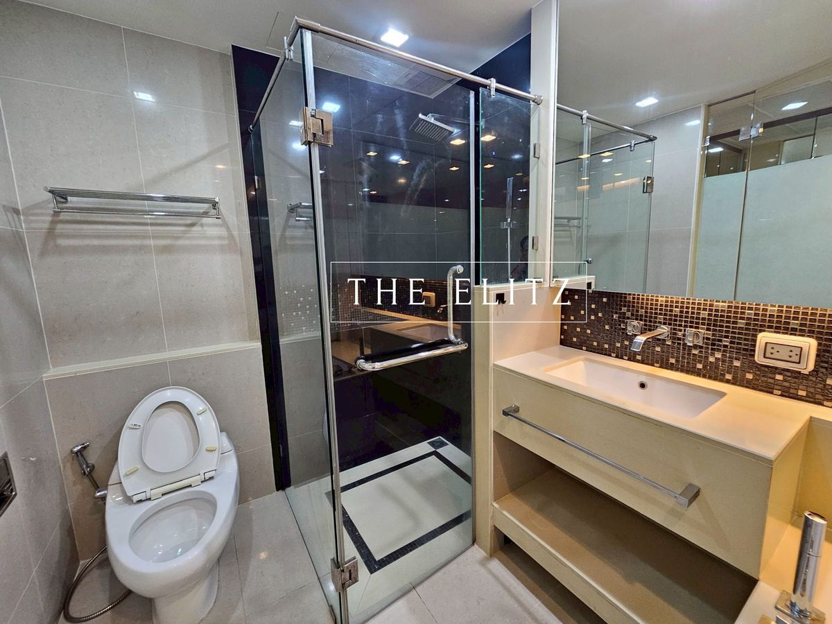 For RentCondoSathorn, Narathiwat : ✨ Rare Unit the Address Sathorn, good location, pleasing price 💯