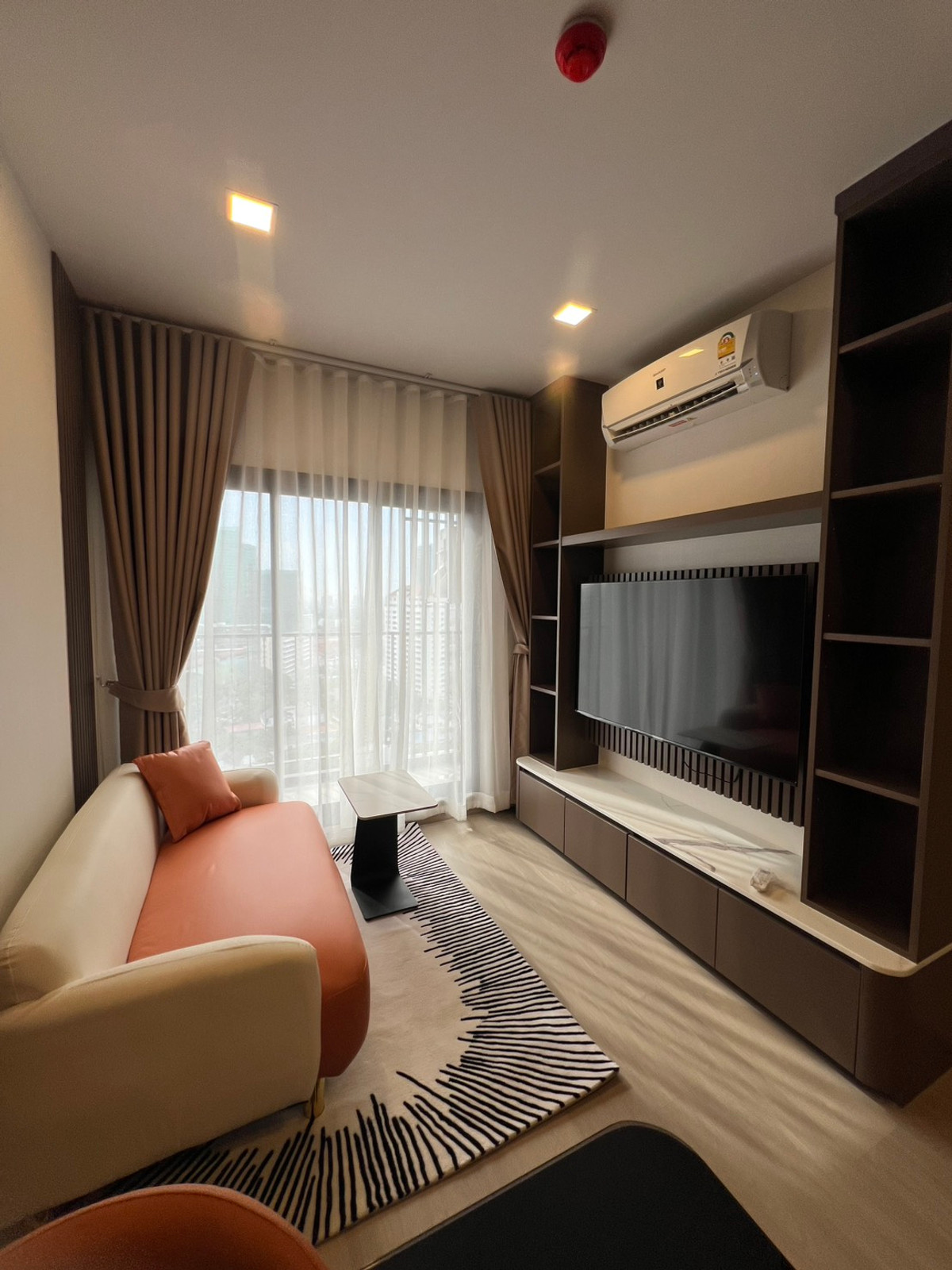 For RentCondoLadprao, Central Ladprao : LIFE PHAN LADPRAO Condo for rent, near BTS, Lat Phrao Intersection