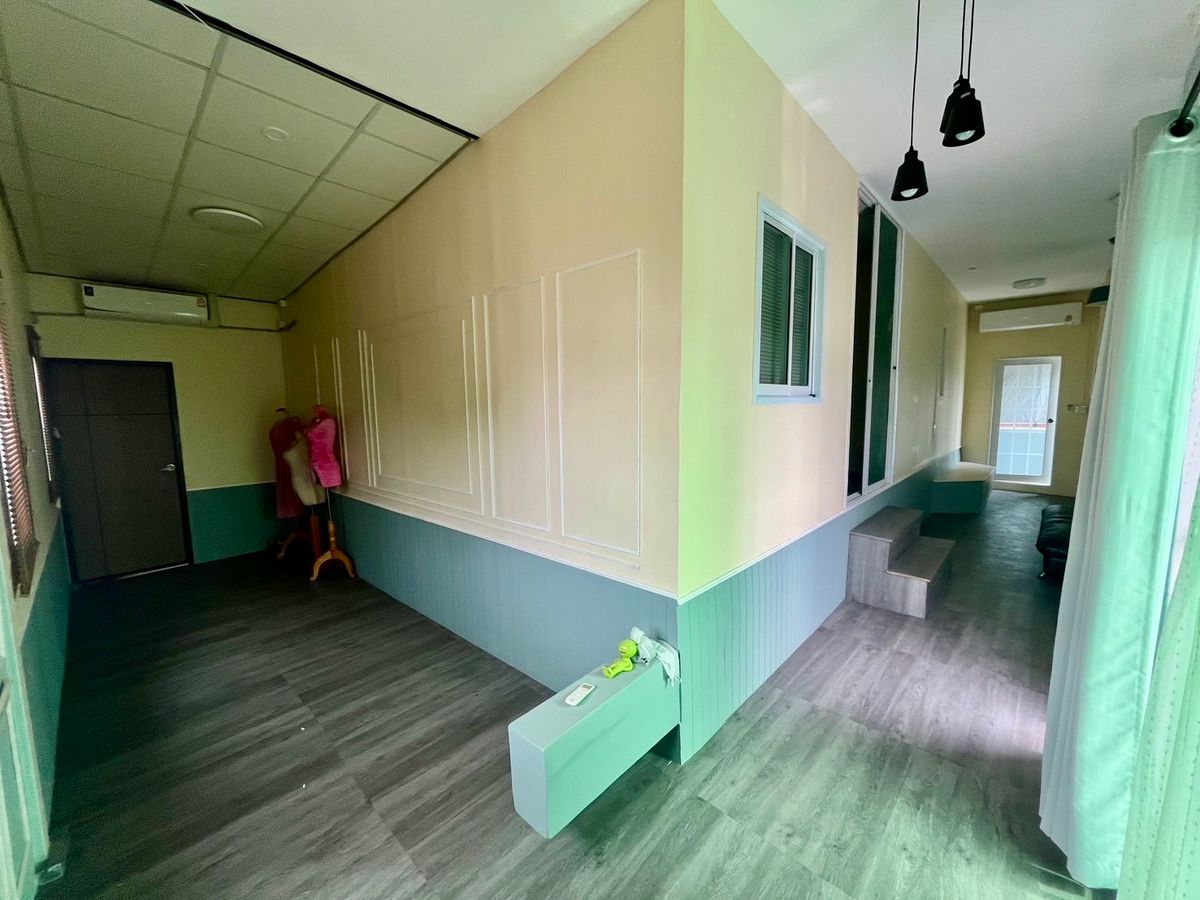 ขายบ้านรามคำแหง หัวหมาก : ขายบ้านเดี่ยว รีโนเวทใหม่ทั้งหลัง หมู่บ้านกิตตินิเวศน์ ซอยรามคำแหง 68 บ้านขนาดใหญ่ ทำเลดี พื้นที่ใช้สอยกว้าง เหมาะสำหรับอยู่อาศัยหรือทำโฮมออฟฟิศ