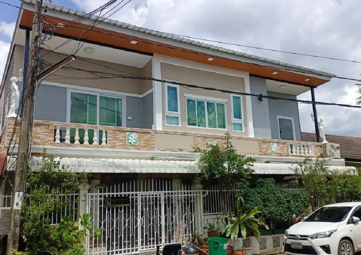 ขายบ้านรามคำแหง หัวหมาก : ขายบ้านเดี่ยว รีโนเวทใหม่ทั้งหลัง หมู่บ้านกิตตินิเวศน์ ซอยรามคำแหง 68 บ้านขนาดใหญ่ ทำเลดี พื้นที่ใช้สอยกว้าง เหมาะสำหรับอยู่อาศัยหรือทำโฮมออฟฟิศ