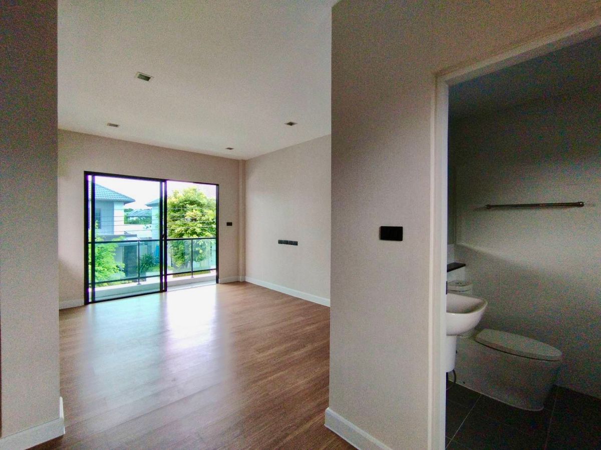 For SaleHouseSeri Thai, Ramkhamhaeng Nida : For Sale: 2-Storey Detached House – Bangkok Boulevard Ramintra–Serithai A blank home in excellent condition, ready for you to design and decorate to your own style