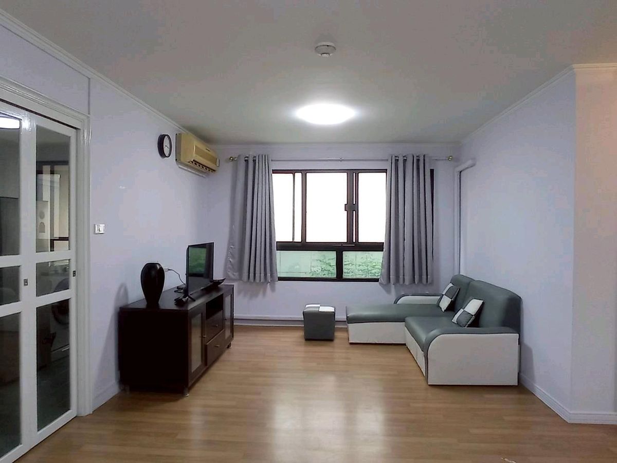 For RentCondoKhlongtoei, Kluaynamthai : Ready to enter Lumphini Place Rama 4, Sathorn, convenient to travel near MRT Lumphini