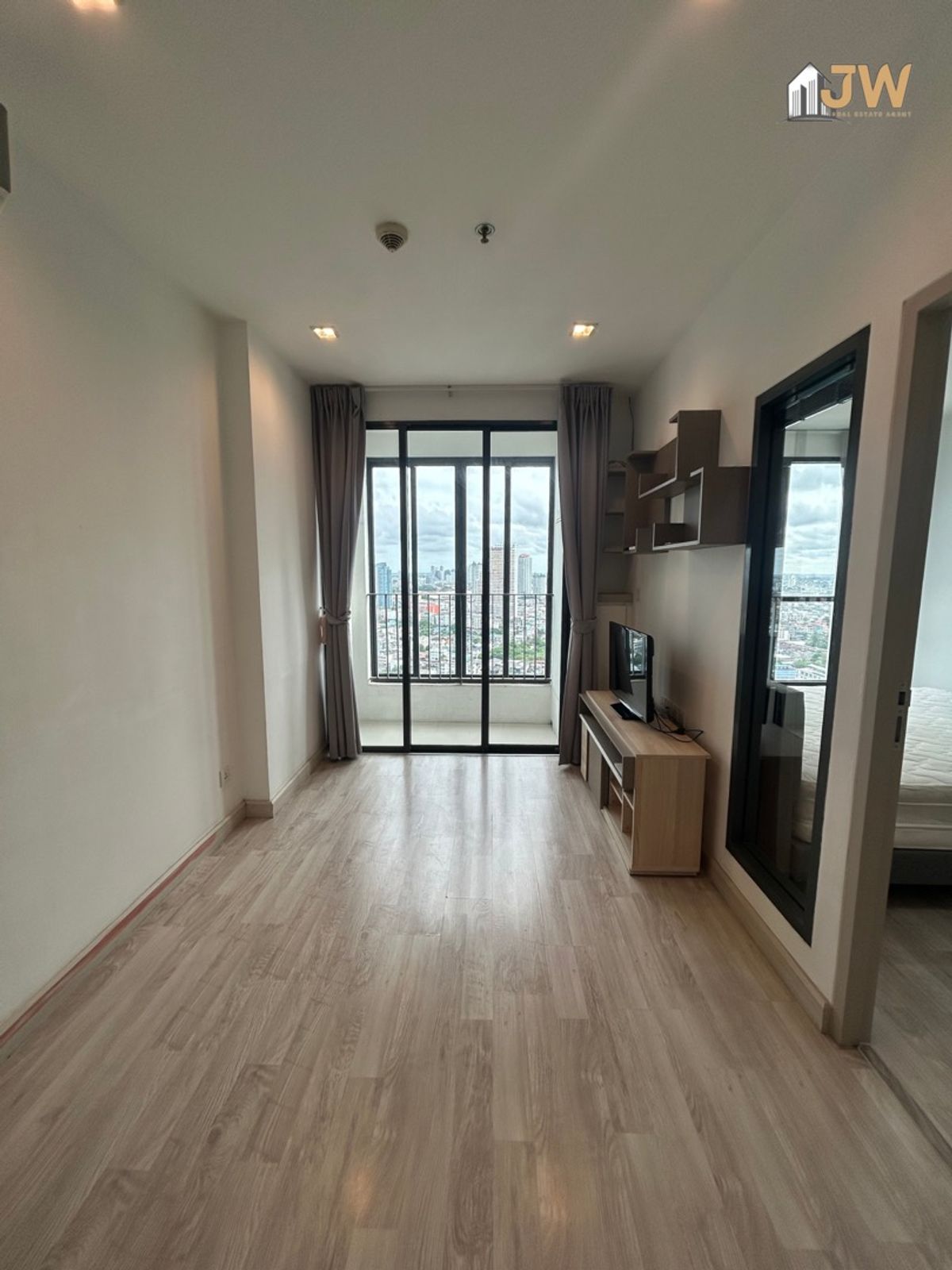For RentCondoWongwianyai, Charoennakor : Rare Deal! | 1 month only! | IDEO Mobi Sathorn | Add Me: @690fdzjm