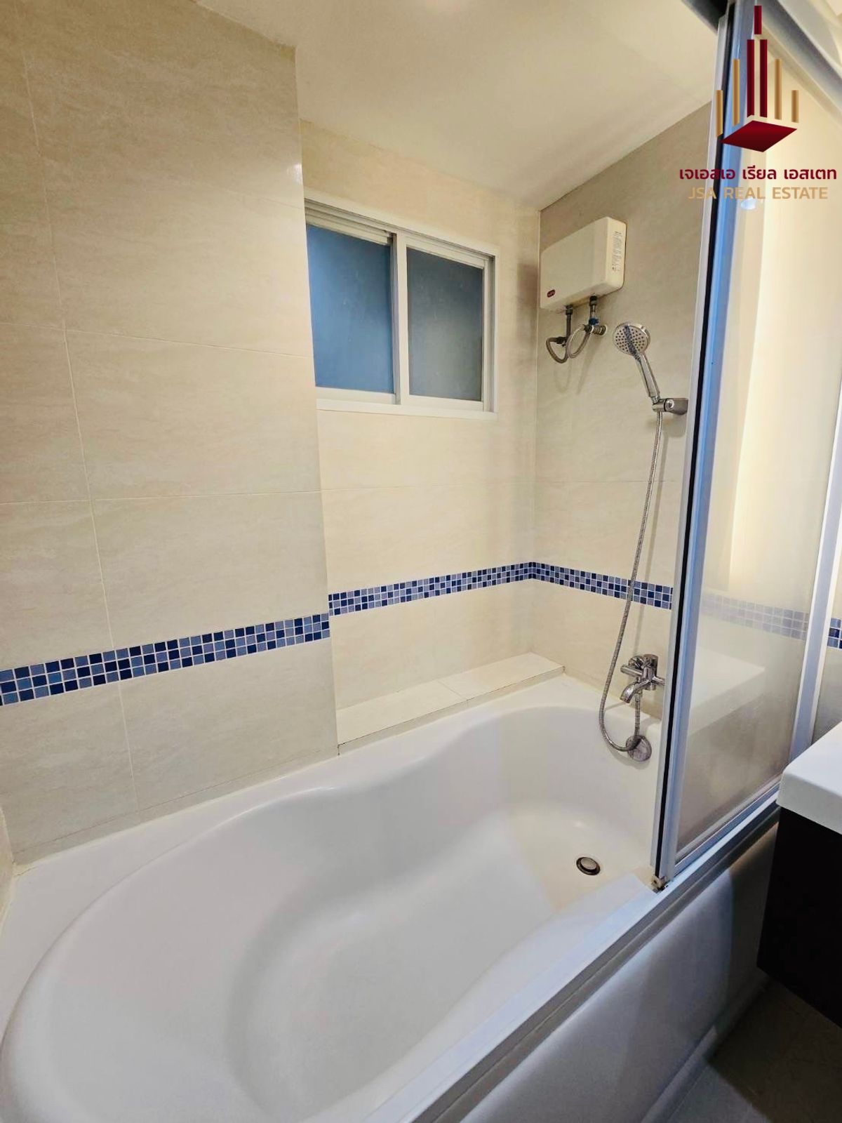 ให้เช่าคอนโดสาทร นราธิวาส : ✨ For Rent: Life @ Sathorn 10 Condo ✨  💰 Only 23,000 THB/month