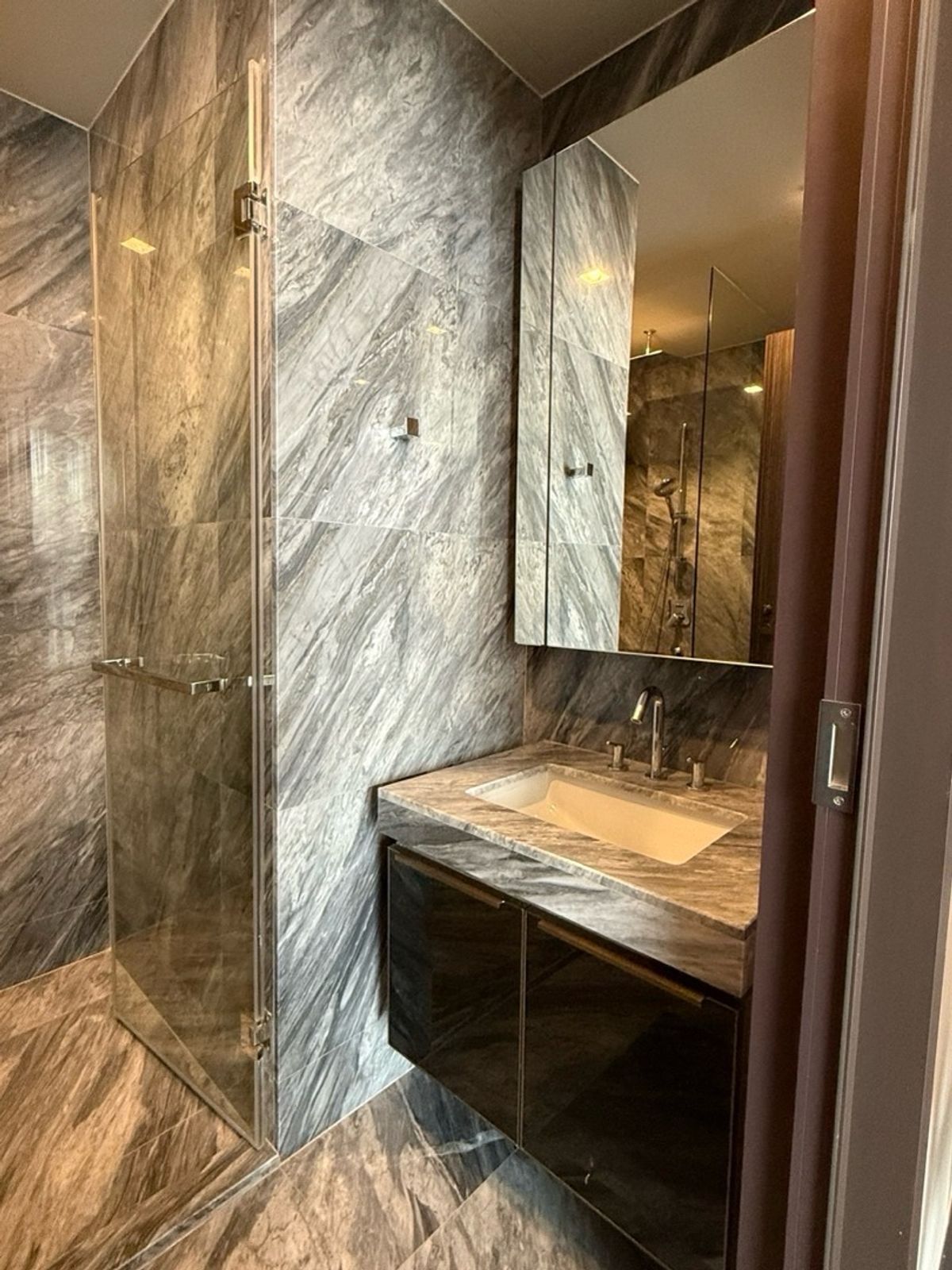 For SaleCondoAri,Anusaowaree : 📍 Sell cheap The Monument Sanam Pao 2B/2B 86.5 sq.m. Inquire, make an appointment 📞093-616-4456 (sales department)