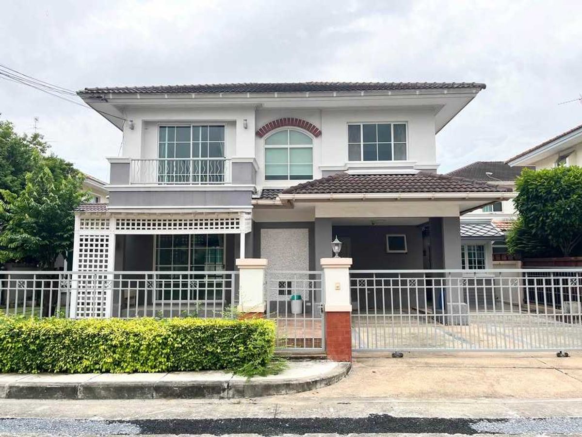 For RentHouseNonthaburi, Bang Yai, Bangbuathong : Rent a detached house, Manthana Ratchaphruek, 2 -story detached house, 72 sq.w., 3 bedrooms | 3 bathrooms | There is a room on the first floor. Ready