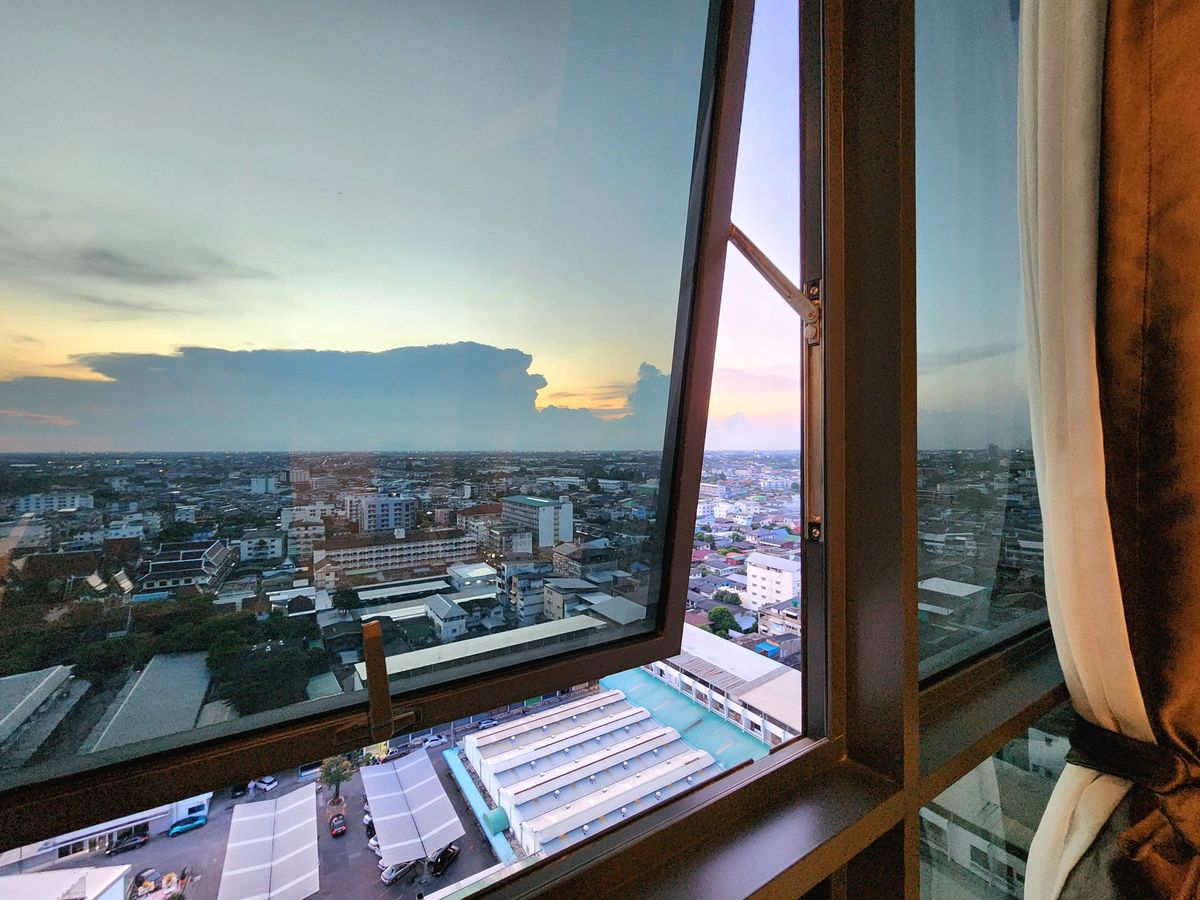 คอนโดปิ่นเกล้า จรัญสนิทวงศ์ : ขายห้องมุม มี 3 ทิศ เหนือ ตะวันตก และทิศใต้ ขายพร้อมอยู่แล้วคอนโด ทำเลศิริราช The Tree จรัญ 30 **แบบ ห้องหายาก 1 ชั้น มี1 ห้อง **โทนขาวมินิมอล