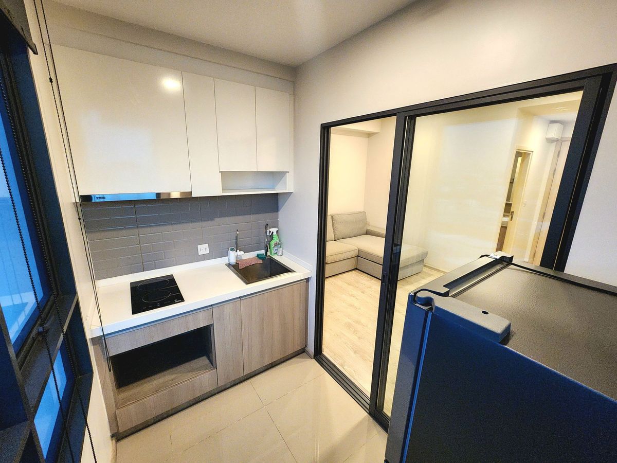 คอนโดปิ่นเกล้า จรัญสนิทวงศ์ : ขายห้องมุม มี 3 ทิศ เหนือ ตะวันตก และทิศใต้ ขายพร้อมอยู่แล้วคอนโด ทำเลศิริราช The Tree จรัญ 30 **แบบ ห้องหายาก 1 ชั้น มี1 ห้อง **โทนขาวมินิมอล