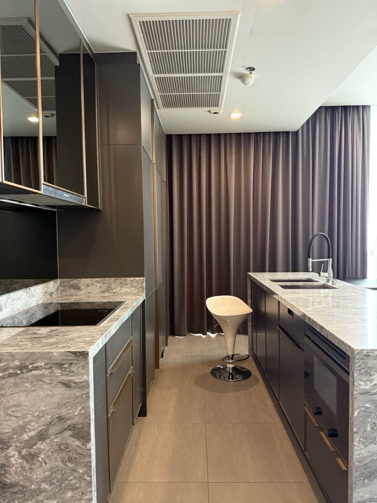 For SaleCondoAri,Anusaowaree : 📍 Sell cheap The Monument Sanam Pao 2B/2B 86.5 sq.m. Inquire, make an appointment 📞093-616-4456 (sales department)