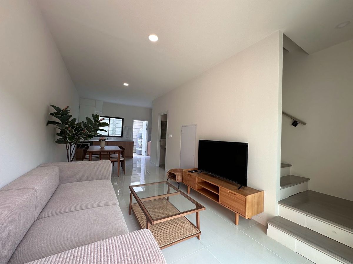 ให้เช่าทาวน์โฮมบางนา แบริ่ง ลาซาล : townhome for rent ทาวน์โฮมให้เช่า 2ห้องนอน 2 ห้องน้ำ ราคา 25,000 บาม