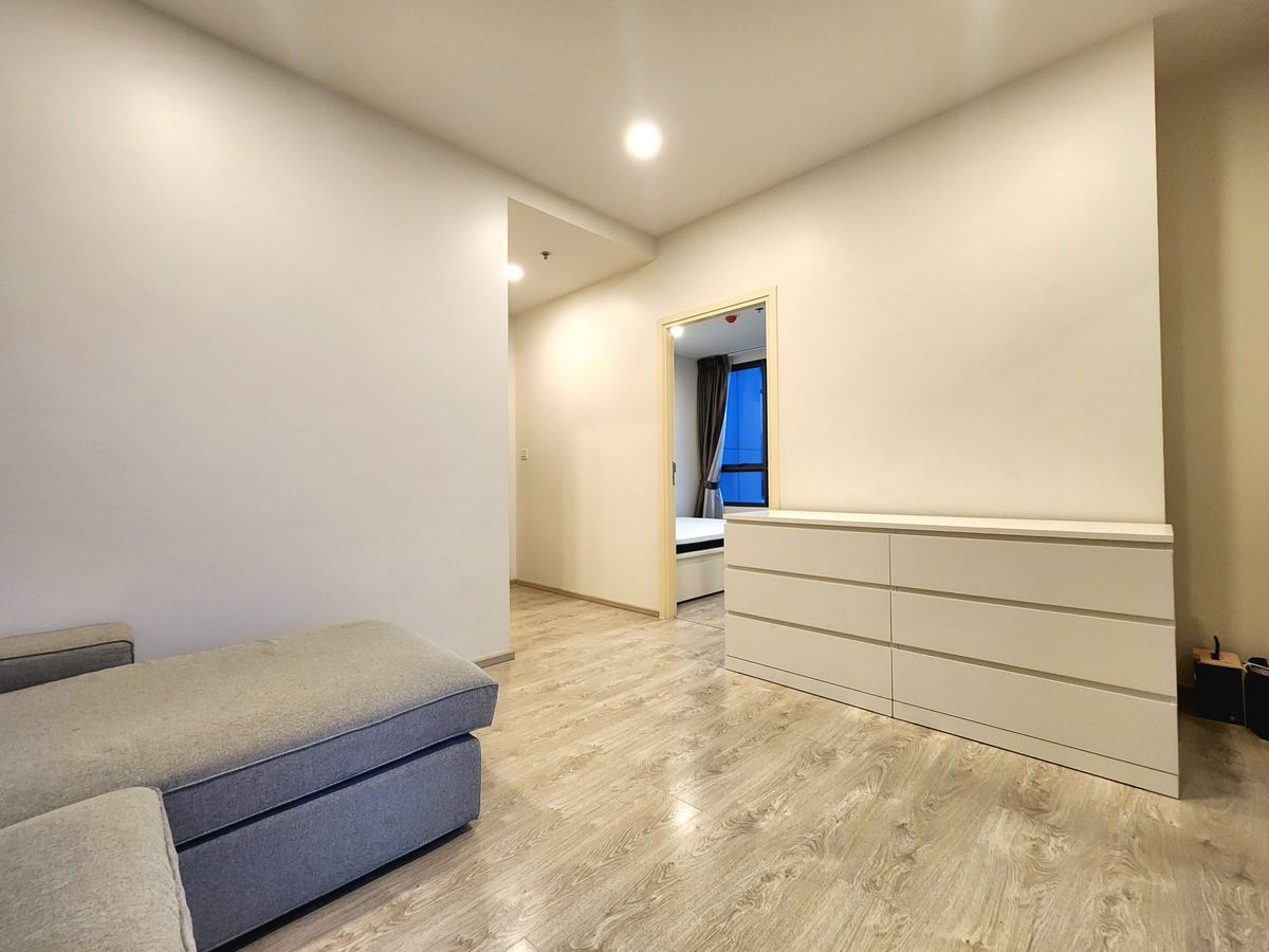 คอนโดปิ่นเกล้า จรัญสนิทวงศ์ : ขายห้องมุม มี 3 ทิศ เหนือ ตะวันตก และทิศใต้ ขายพร้อมอยู่แล้วคอนโด ทำเลศิริราช The Tree จรัญ 30 **แบบ ห้องหายาก 1 ชั้น มี1 ห้อง **โทนขาวมินิมอล