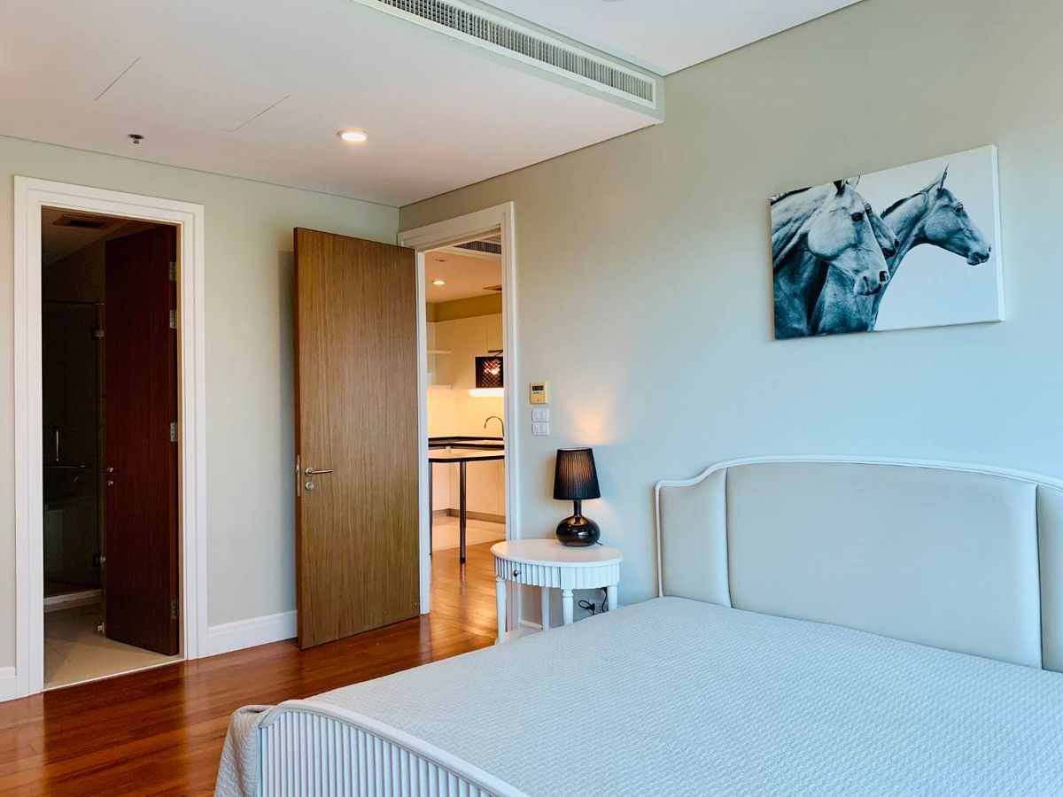 For RentCondoSukhumvit, Asoke, Thonglor : Best deal in Prompong at Bright Sukhumvit 24 – Exceptionally Spacious 1-Bed, 67 sqm!