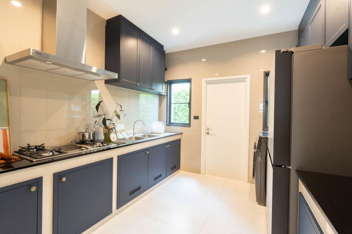 ขายบ้านบางนา แบริ่ง ลาซาล : 🔥ขายด่วน+🔥เศรษฐสิริ บางนา กม.10 ใกล้ Design Village บางนา เฟอร์นิเจอร์ครบ พร้อมเข้าอยู่