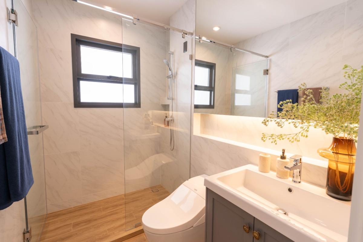 ขายบ้านบางนา แบริ่ง ลาซาล : 🔥ขายด่วน+🔥เศรษฐสิริ บางนา กม.10 ใกล้ Design Village บางนา เฟอร์นิเจอร์ครบ พร้อมเข้าอยู่